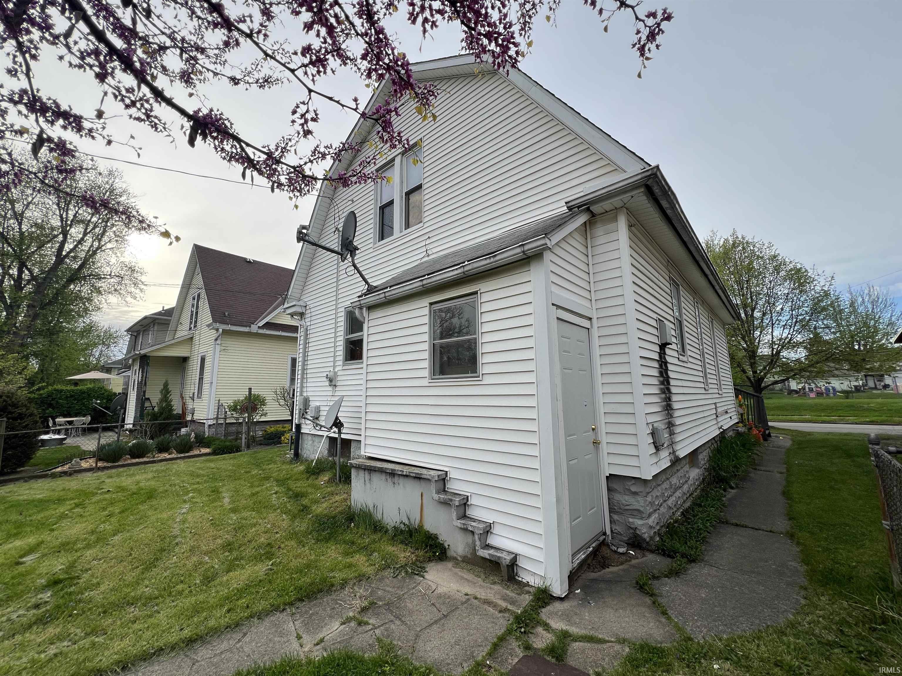 Photo 24 of 925 Cottage Avenue