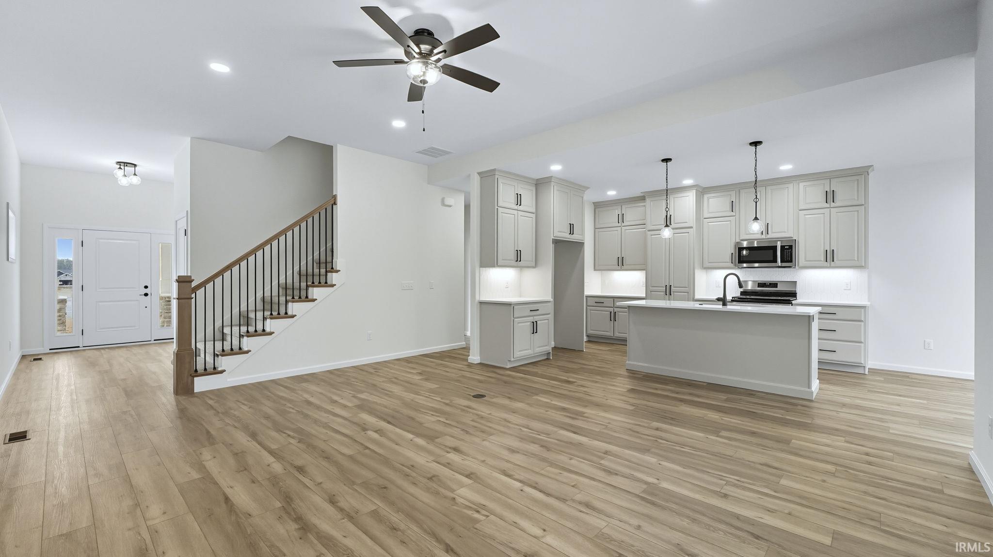 Photo 2 of 1110 Olympiada Knoll