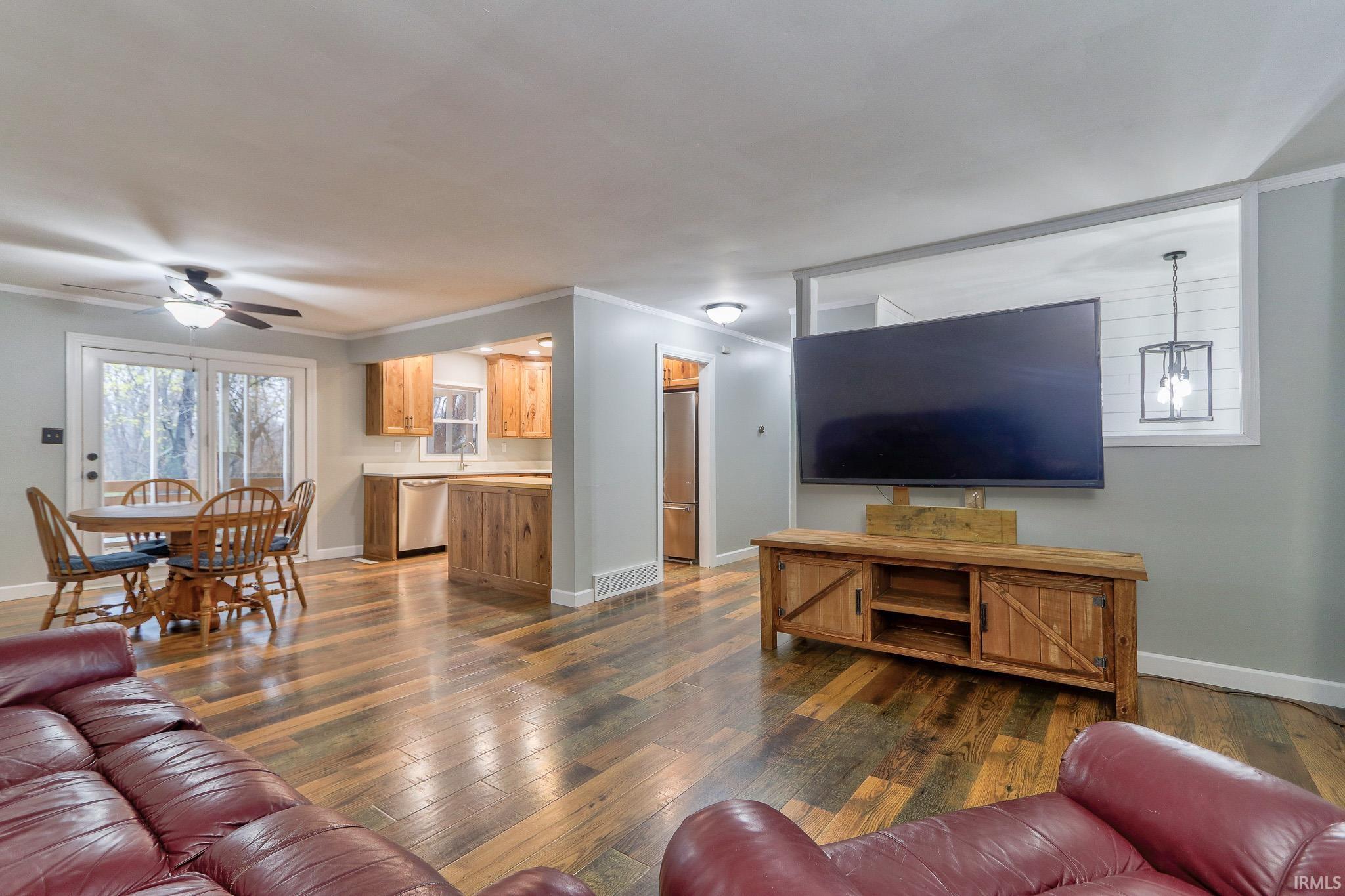 Homes for sale in Newburgh, IN | 806 Treelane Dr, Newburgh, IN 47630 | MLS# 202547443