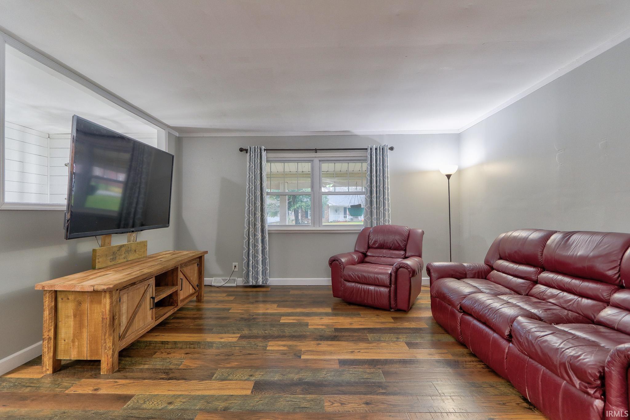 Homes for sale in Newburgh, IN | 806 Treelane Dr, Newburgh, IN 47630 | MLS# 202547443