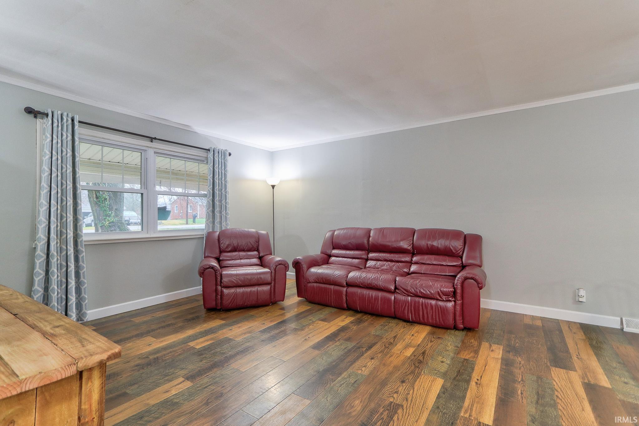 Homes for sale in Newburgh, IN | 806 Treelane Dr, Newburgh, IN 47630 | MLS# 202547443