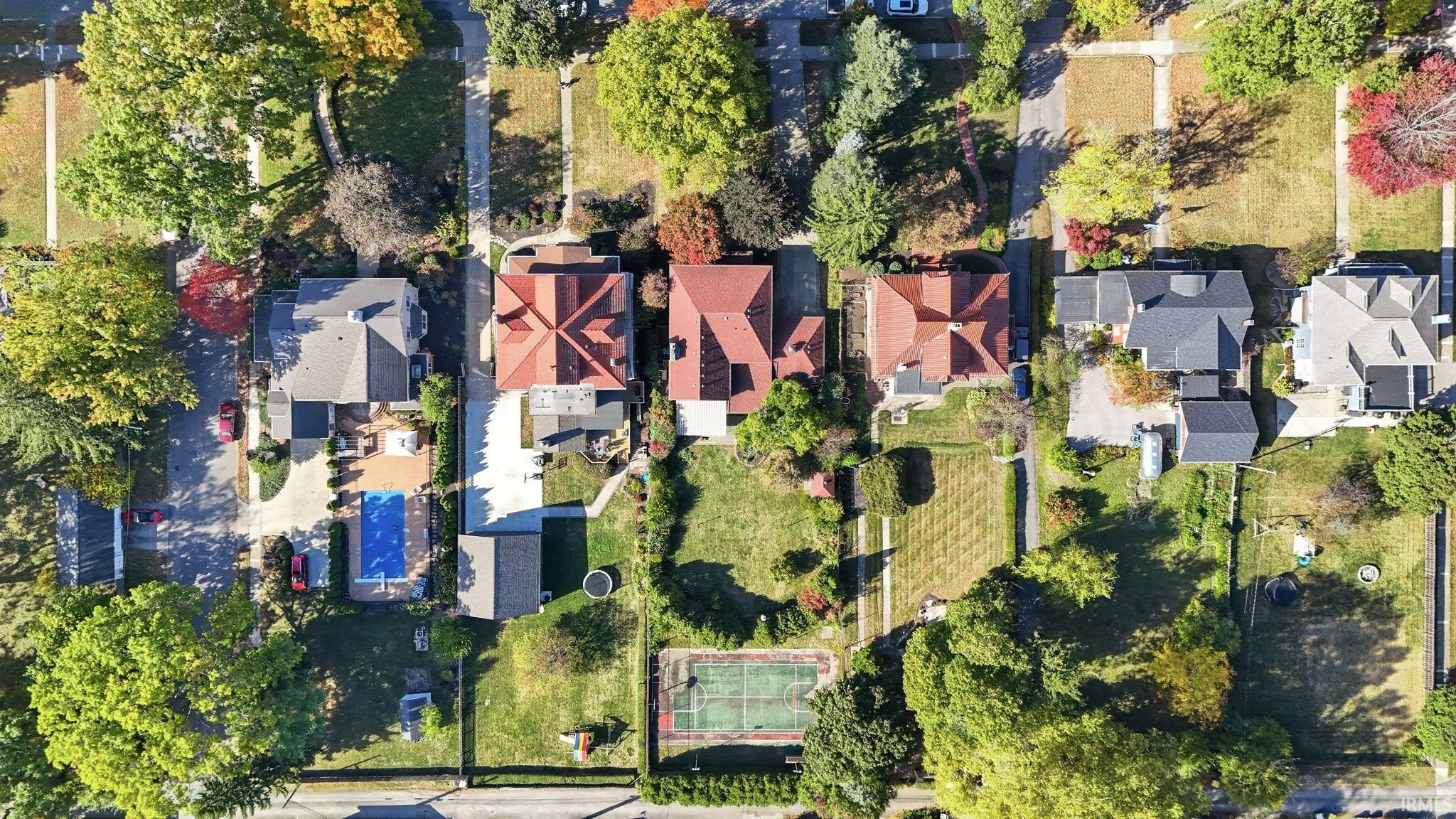 Aerial view of property and surrounding area