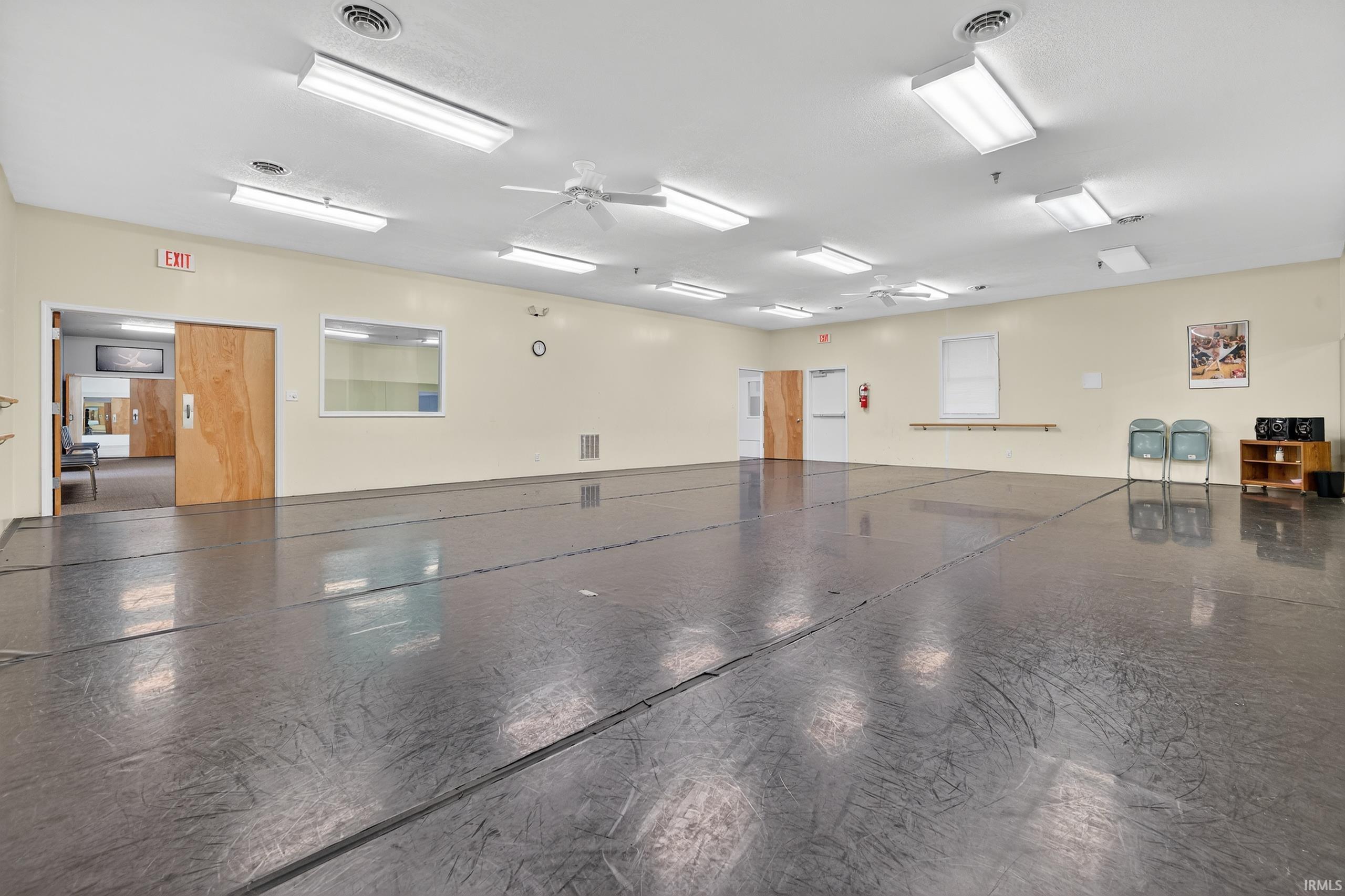 Misc room featuring ceiling fan