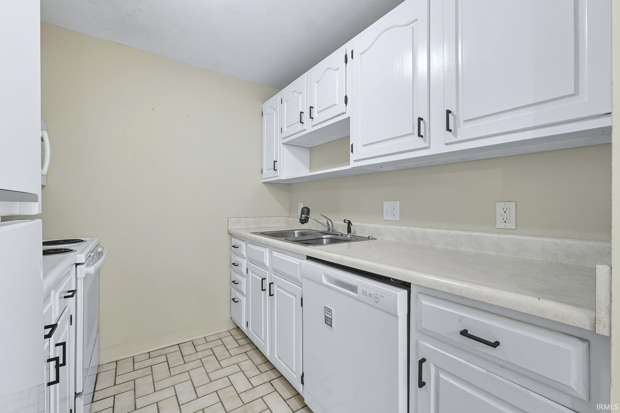 Photo 13 of 2937 Westbrook Drive