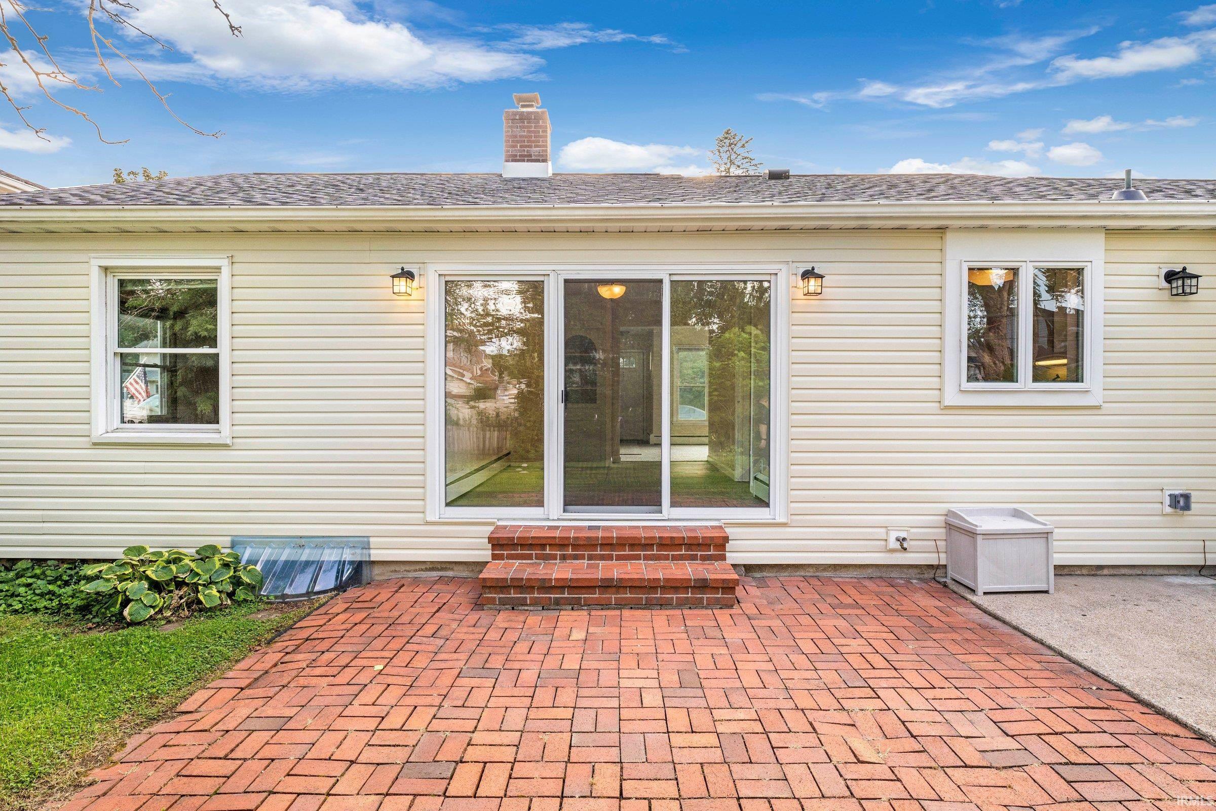 Photo 1 of 128 Manor Avenue