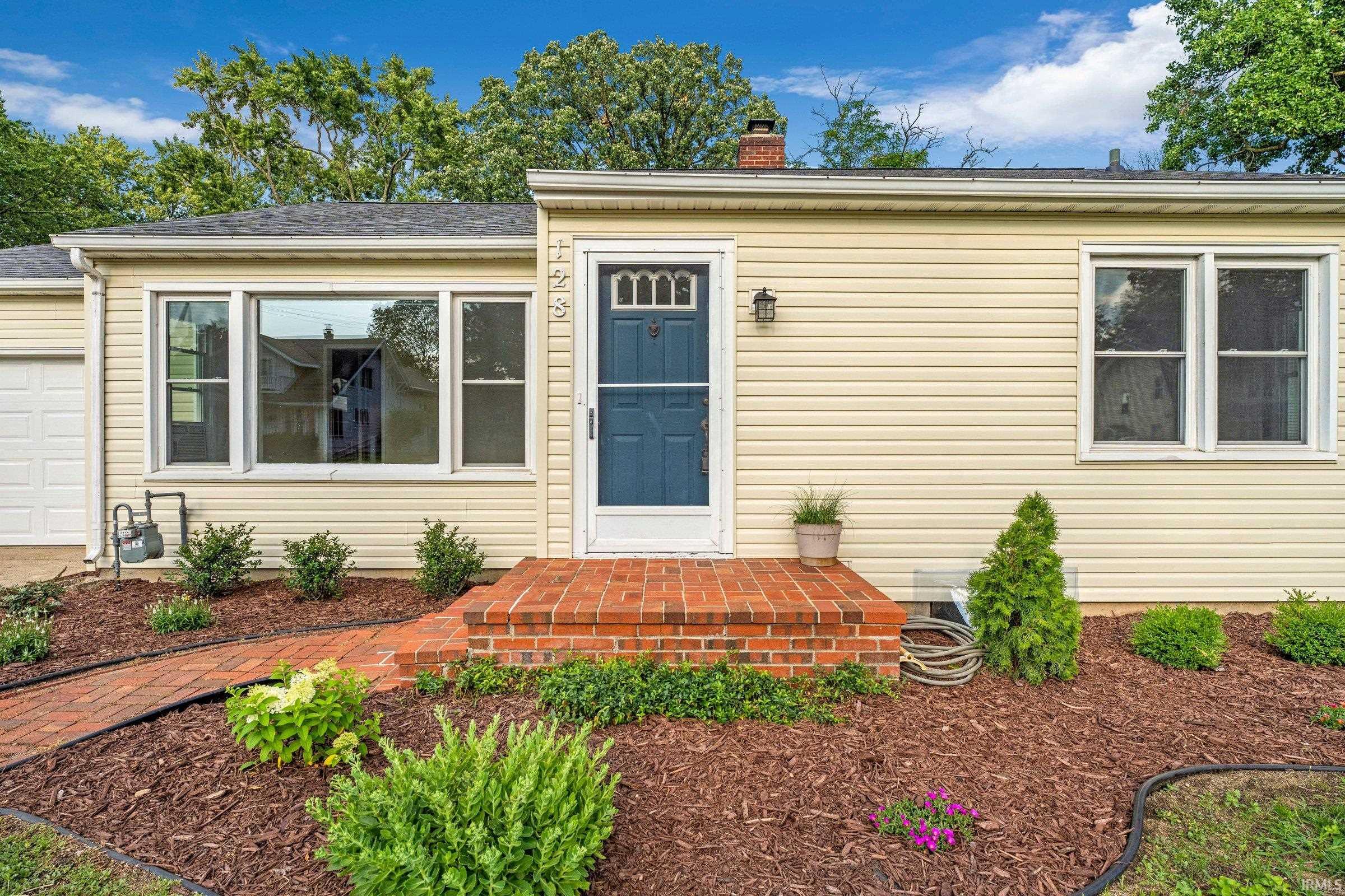 Photo 18 of 128 Manor Avenue