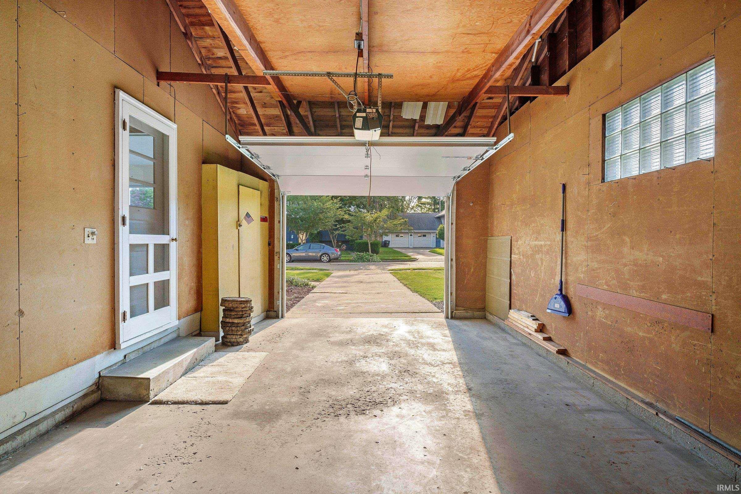 Photo 19 of 128 Manor Avenue