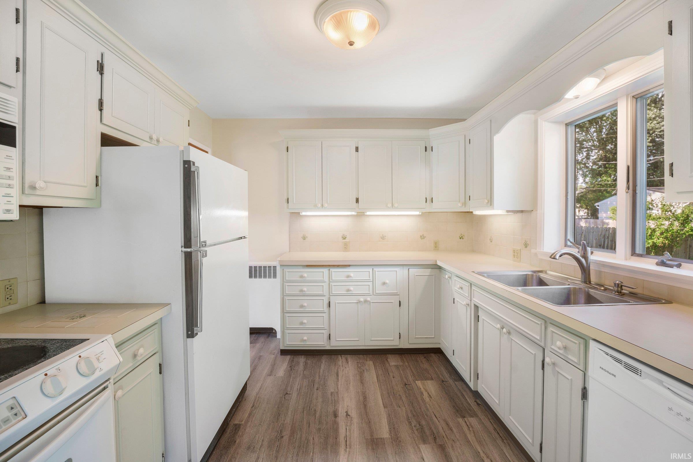 Photo 5 of 128 Manor Avenue