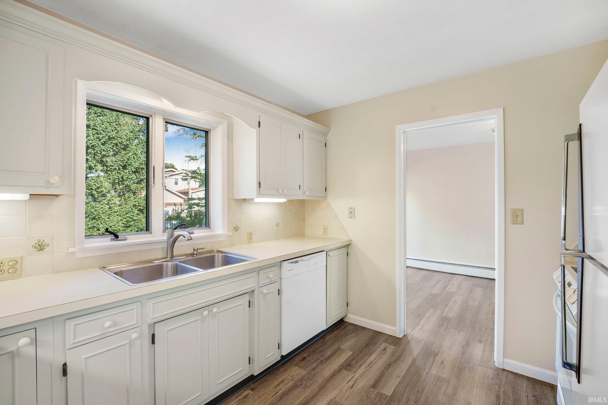 Photo 6 of 128 Manor Avenue