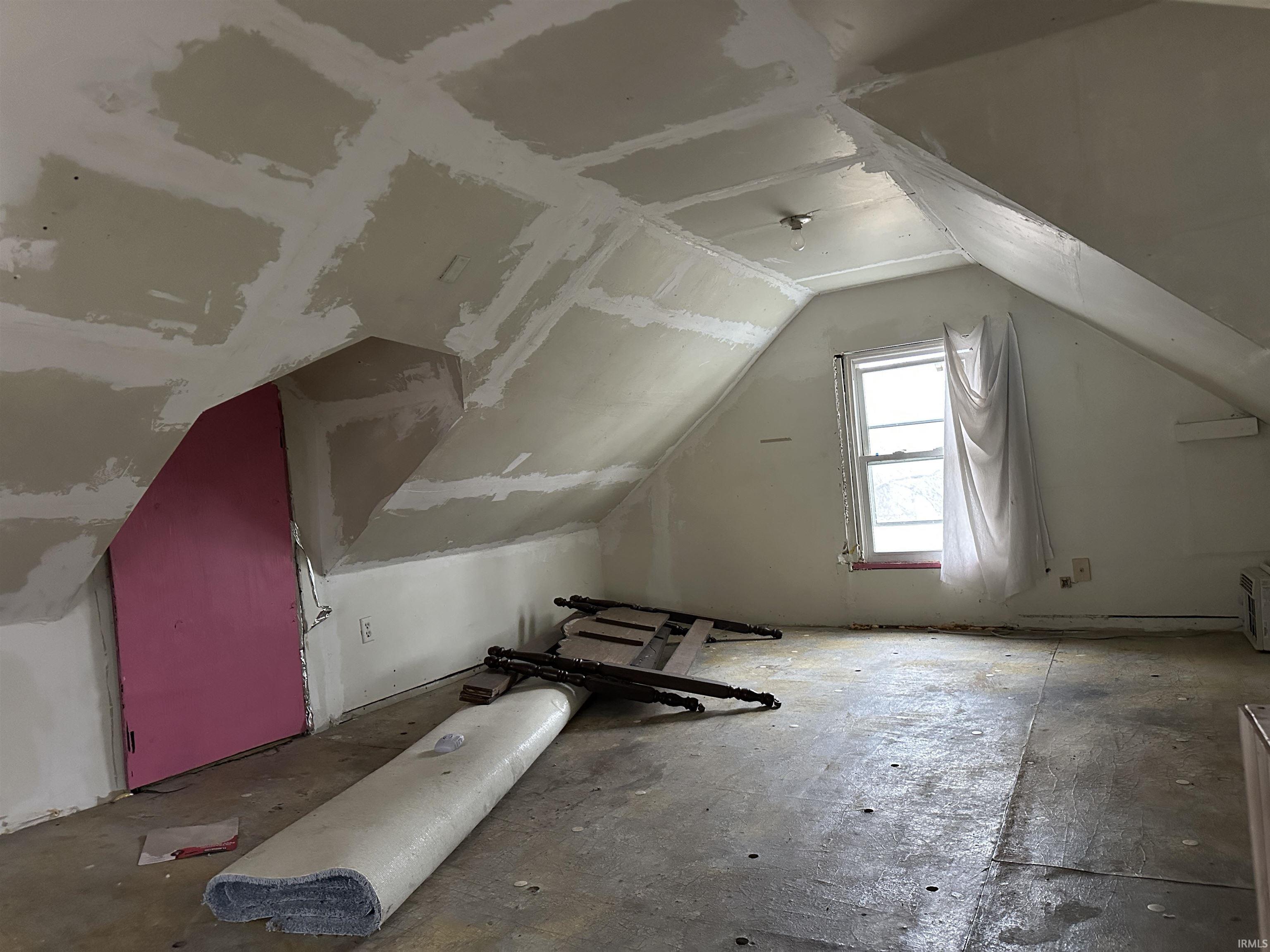 Additional living space with vaulted ceiling