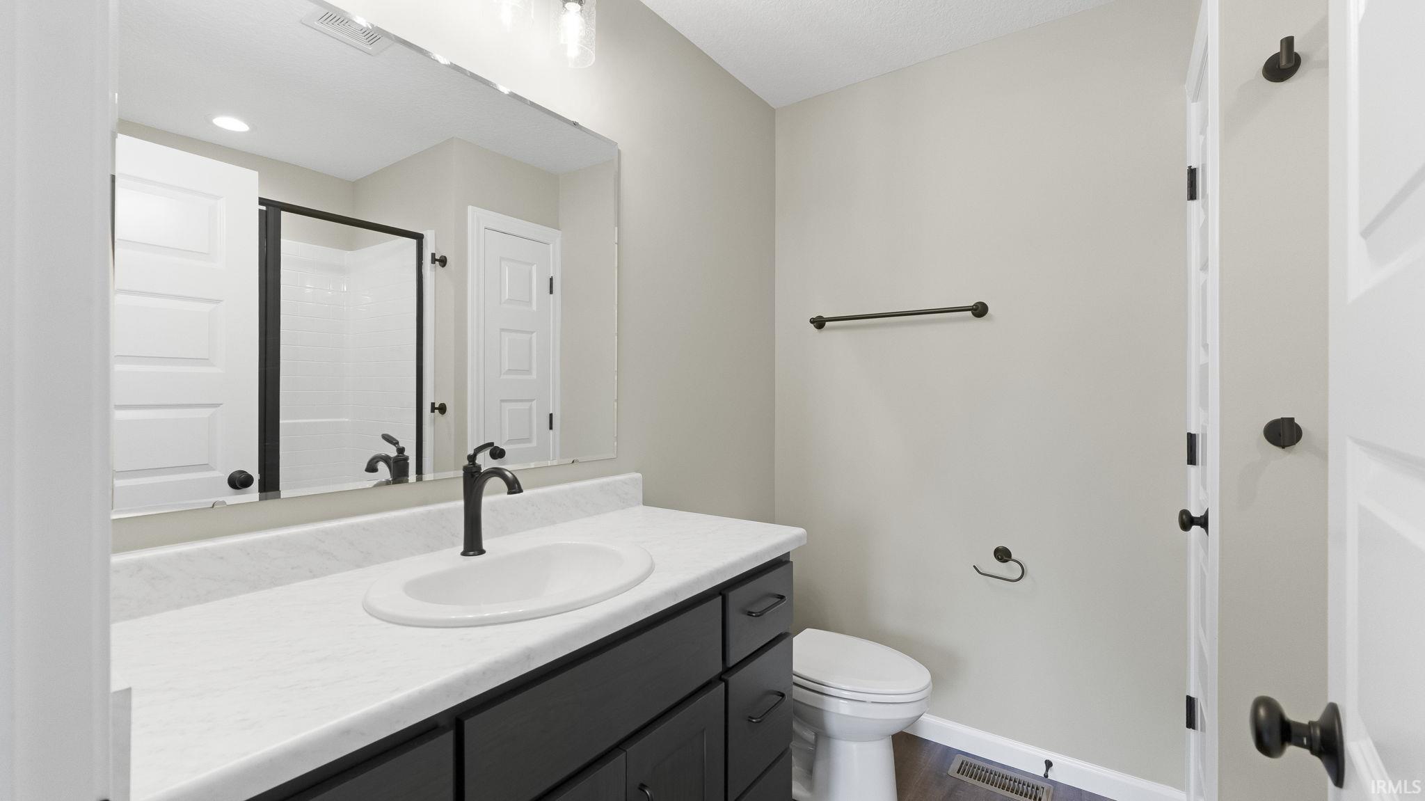 Photo 34 of 1423 Herdsman Boulevard