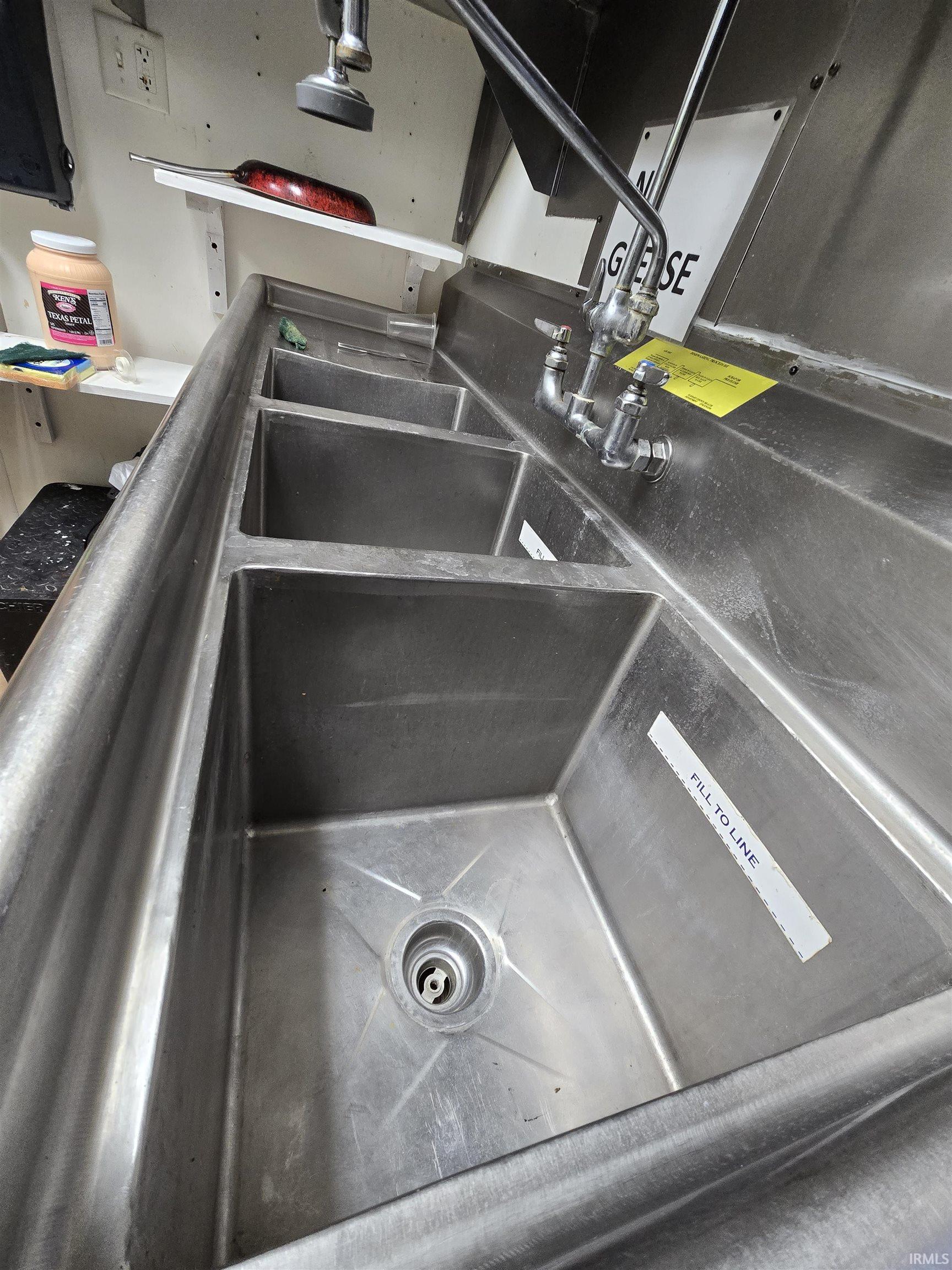 Photo 11 of 822 N Michigan St Street