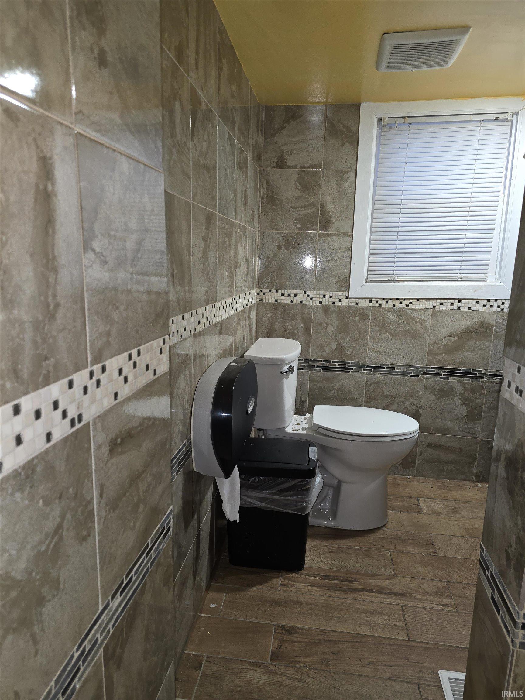 Photo 13 of 822 N Michigan St Street