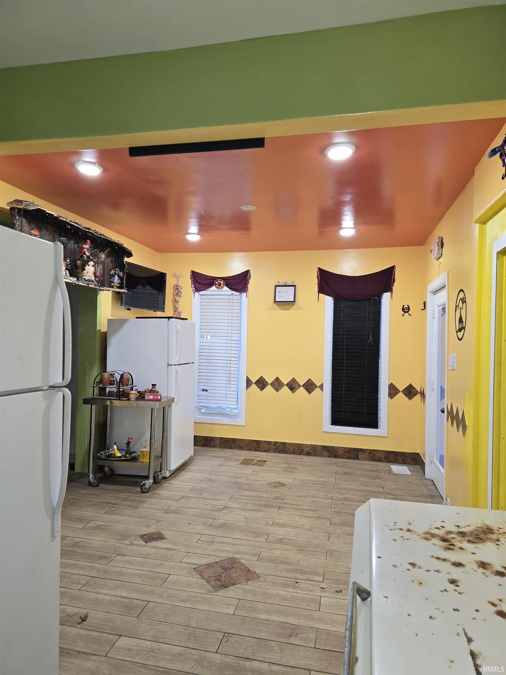 Photo 4 of 822 N Michigan St Street