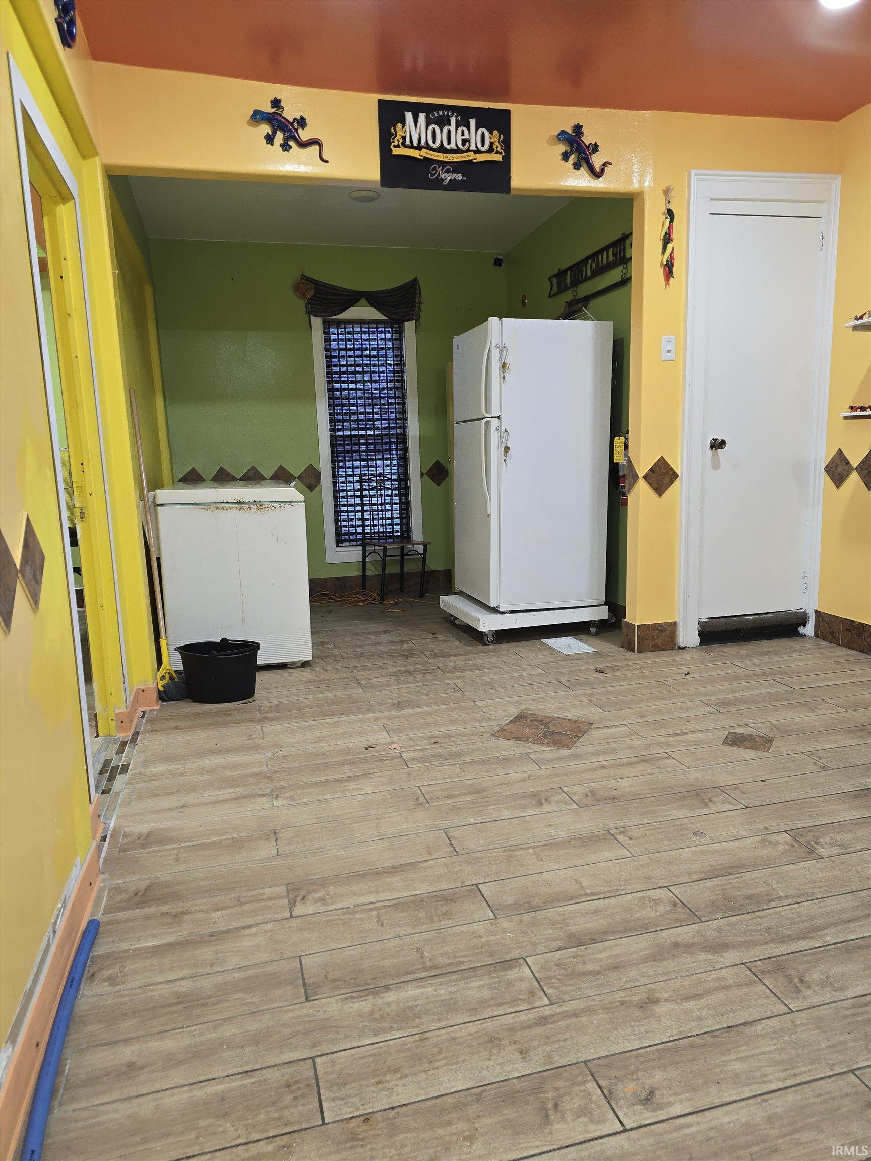 Photo 5 of 822 N Michigan St Street