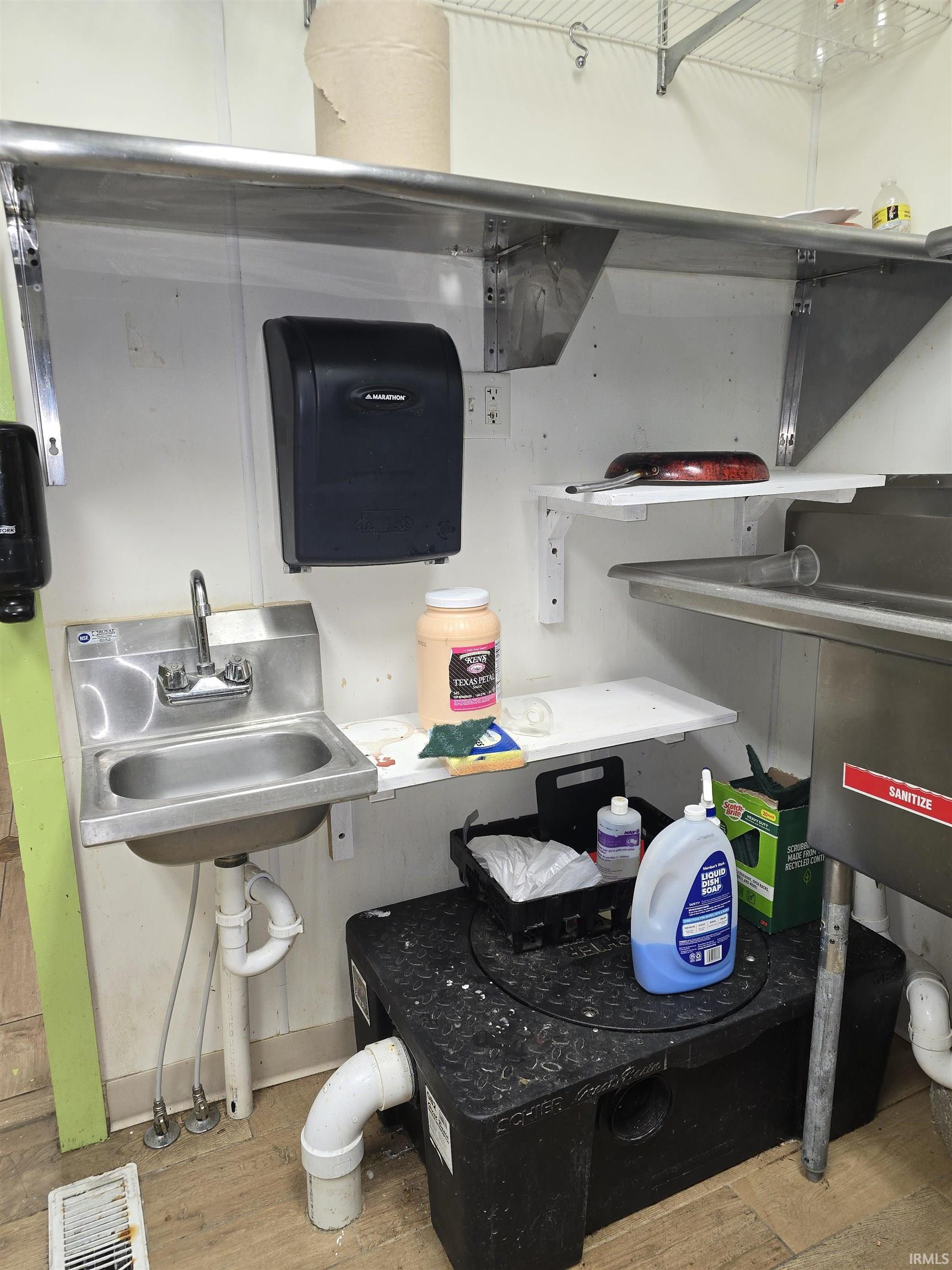 Photo 8 of 822 N Michigan St Street