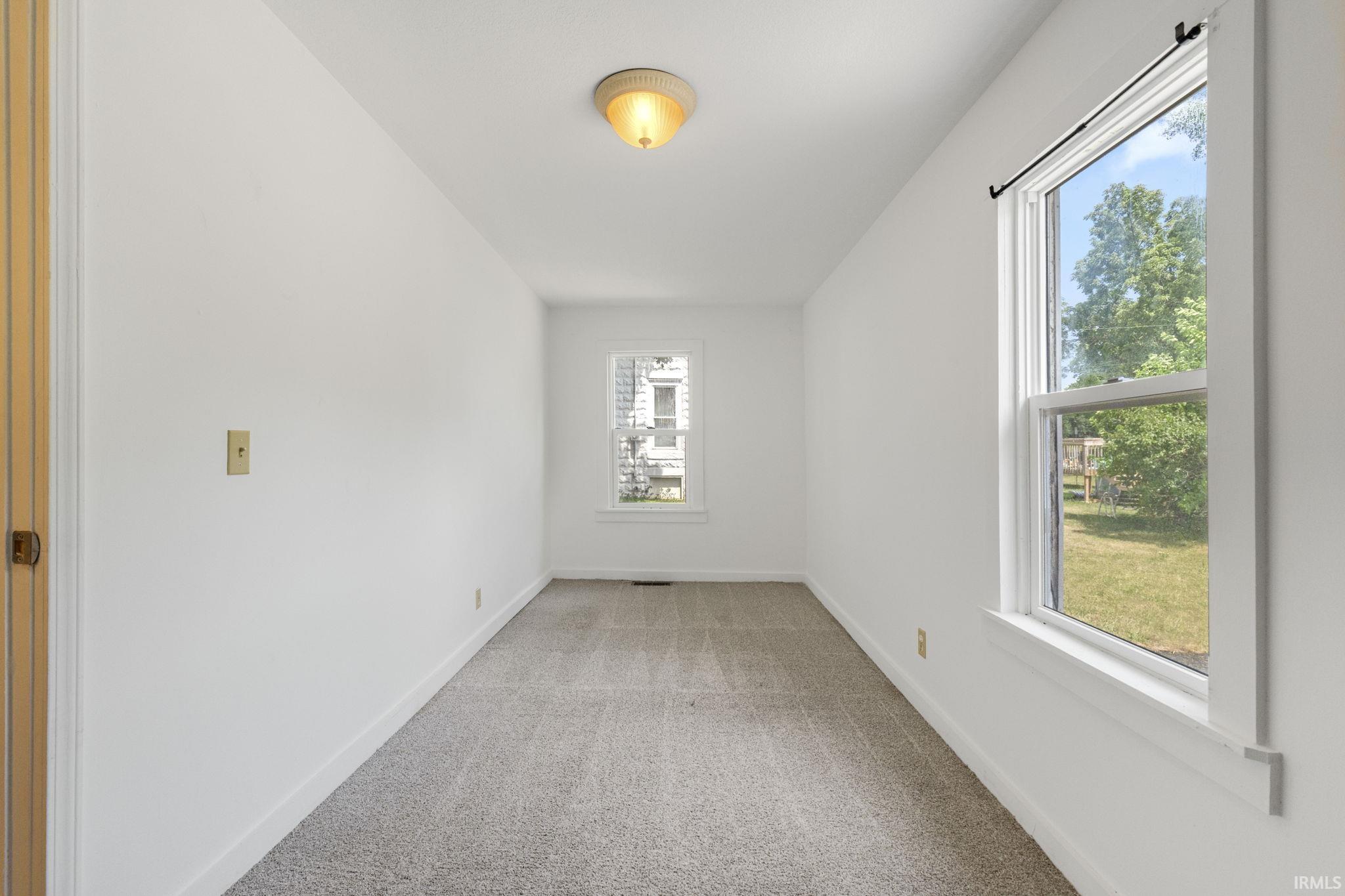 Photo 11 of 108 W Smith Street