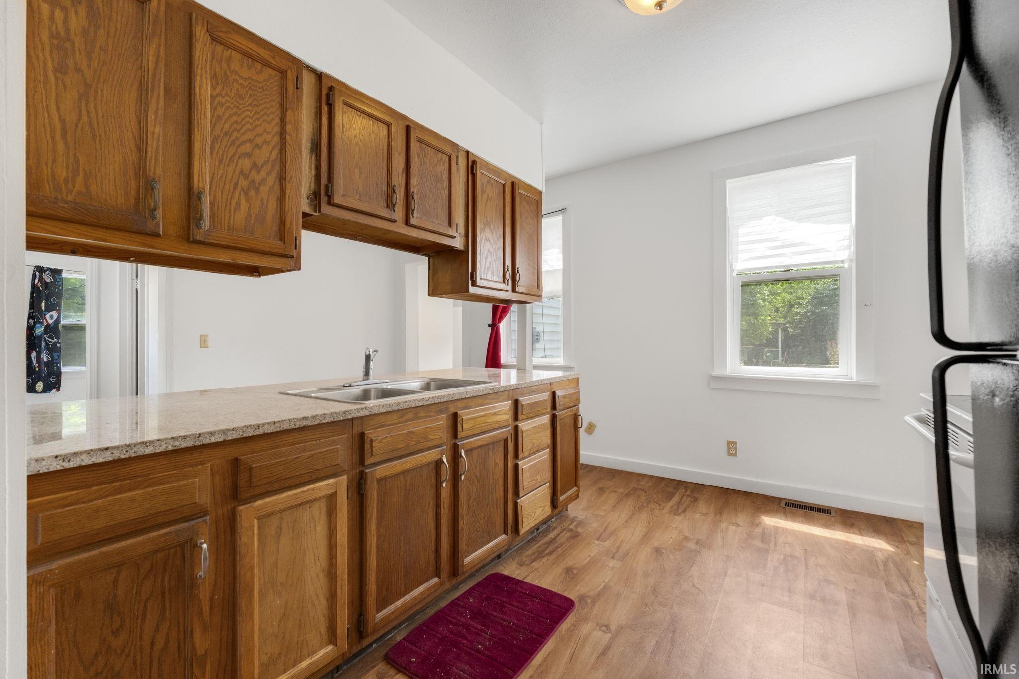 Photo 4 of 108 W Smith Street