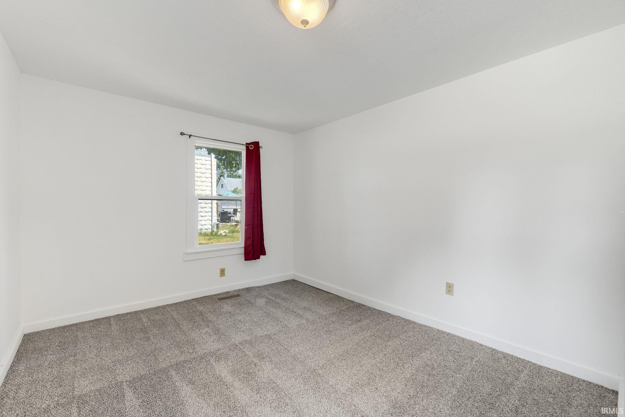 Photo 8 of 108 W Smith Street