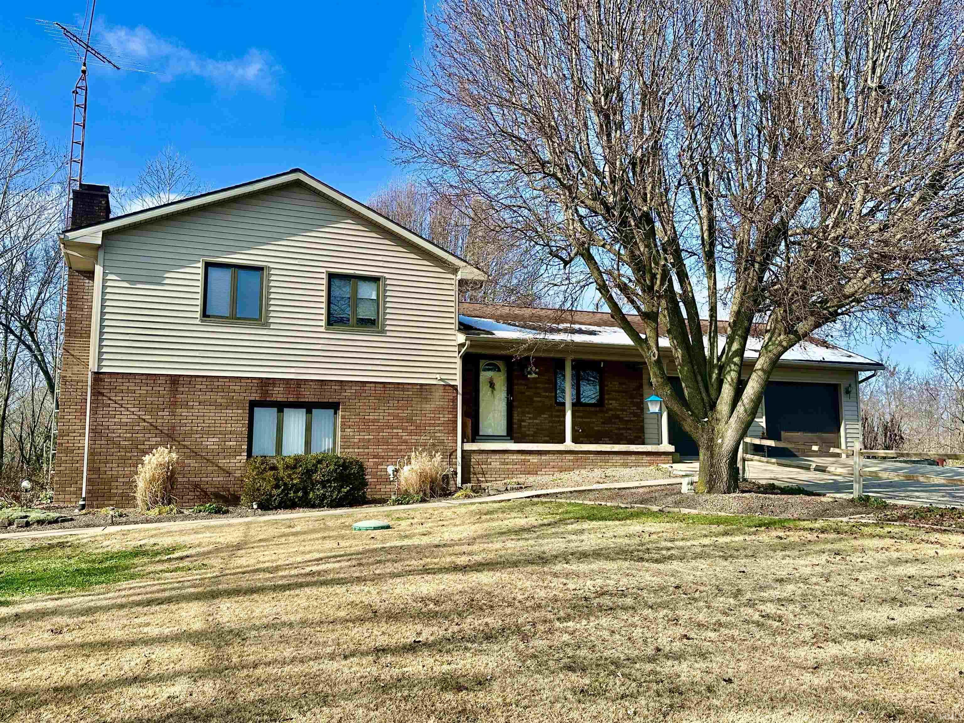 Homes for sale in Huntingburg, IN | 3031 S Us Hwy 231, Huntingburg, IN 47542 | MLS# 202548198