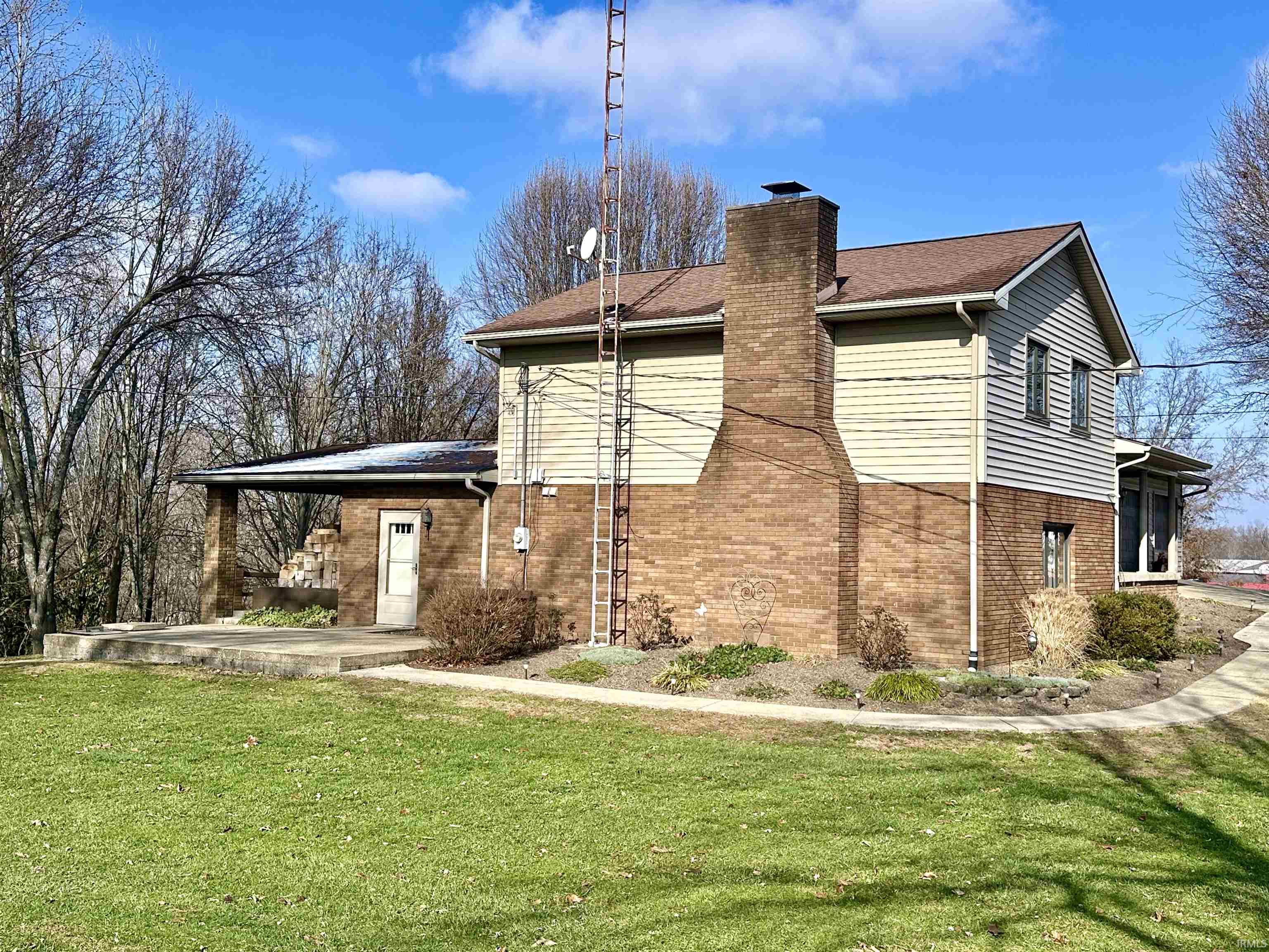 Homes for sale in Huntingburg, IN | 3031 S Us Hwy 231, Huntingburg, IN 47542 | MLS# 202548198