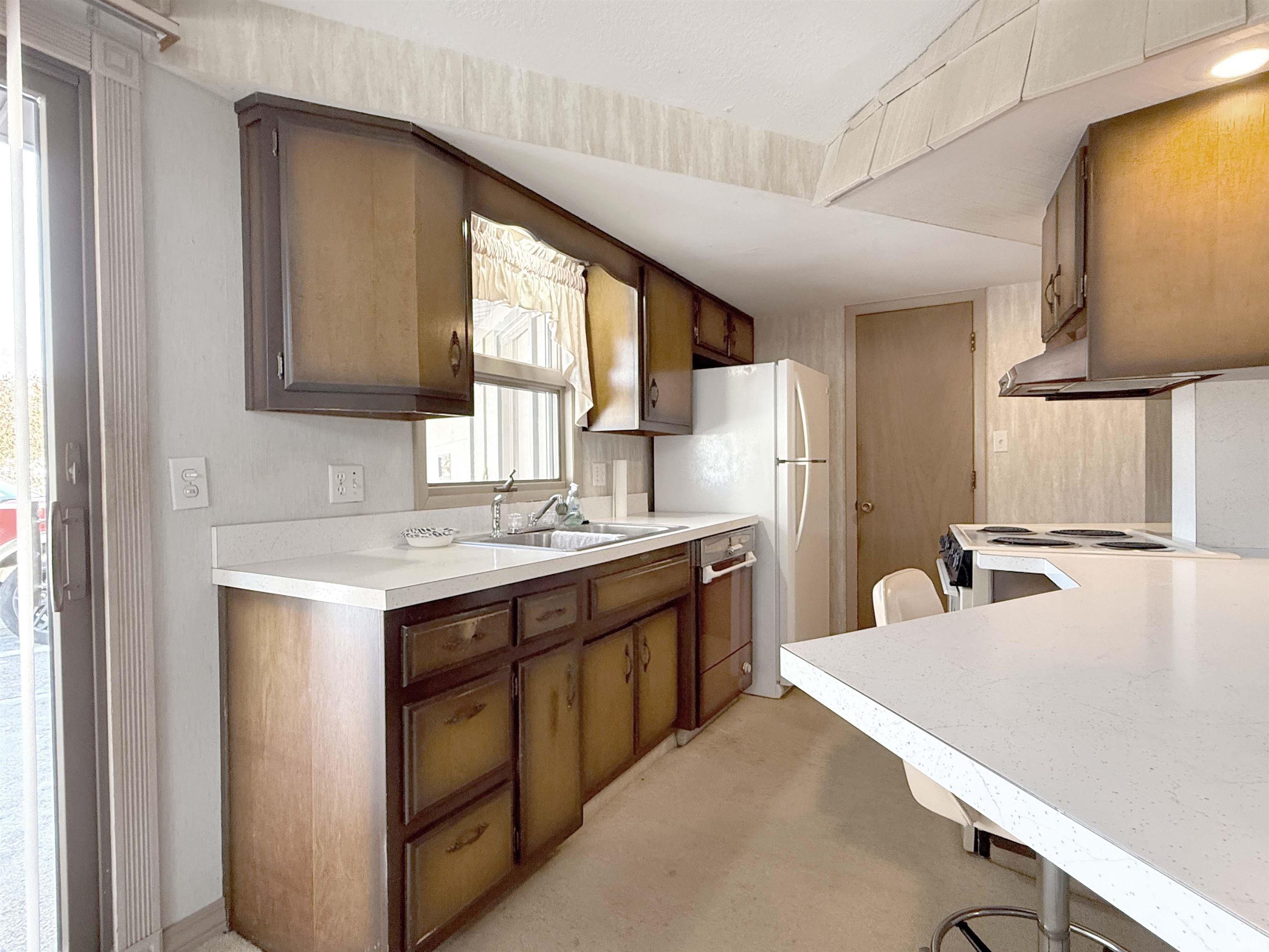 527 E Jefferson Street