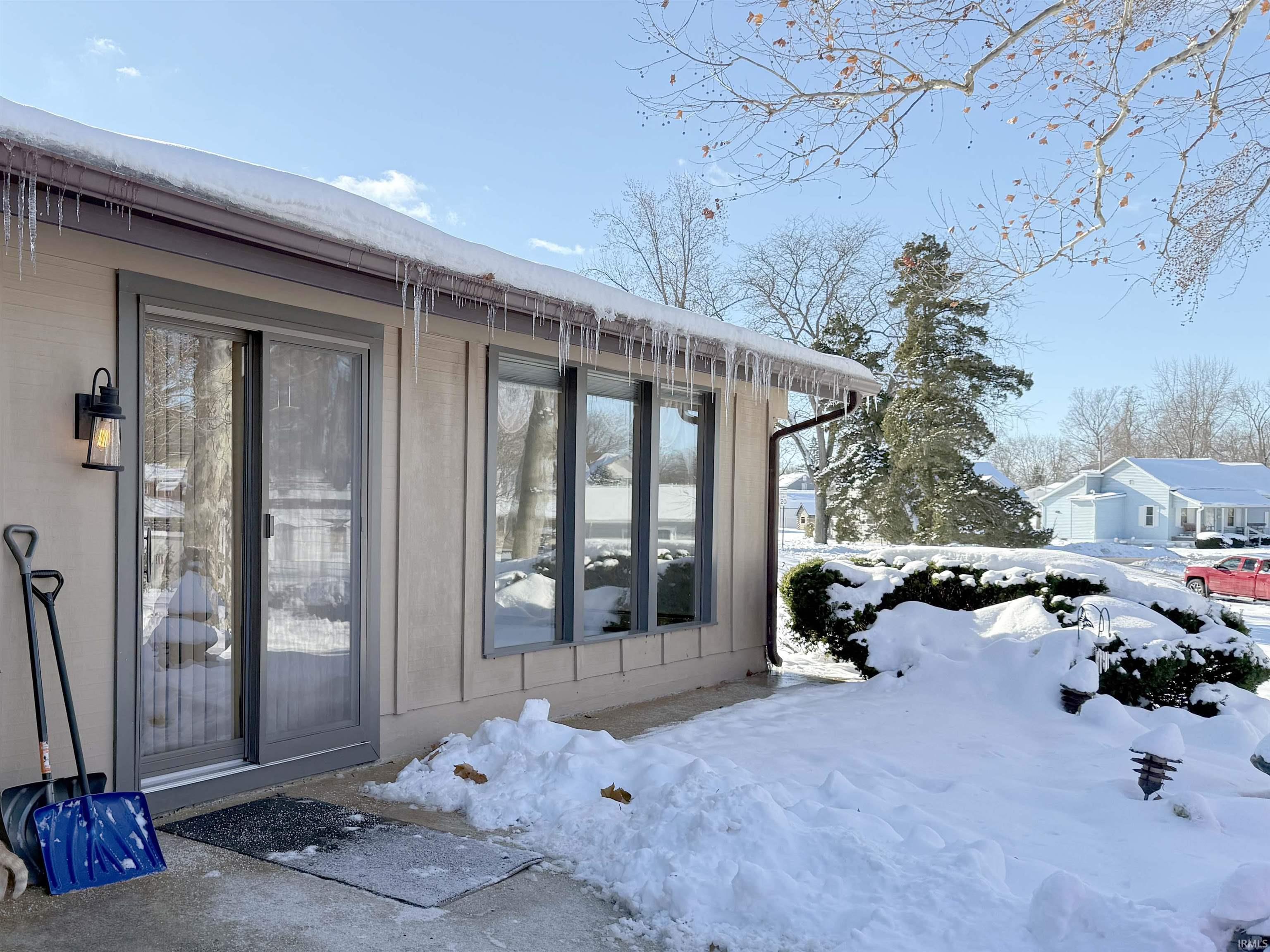 Homes for sale in Columbia City, IN | 527 E Jefferson St, Columbia City, IN 46725 | MLS# 202548216