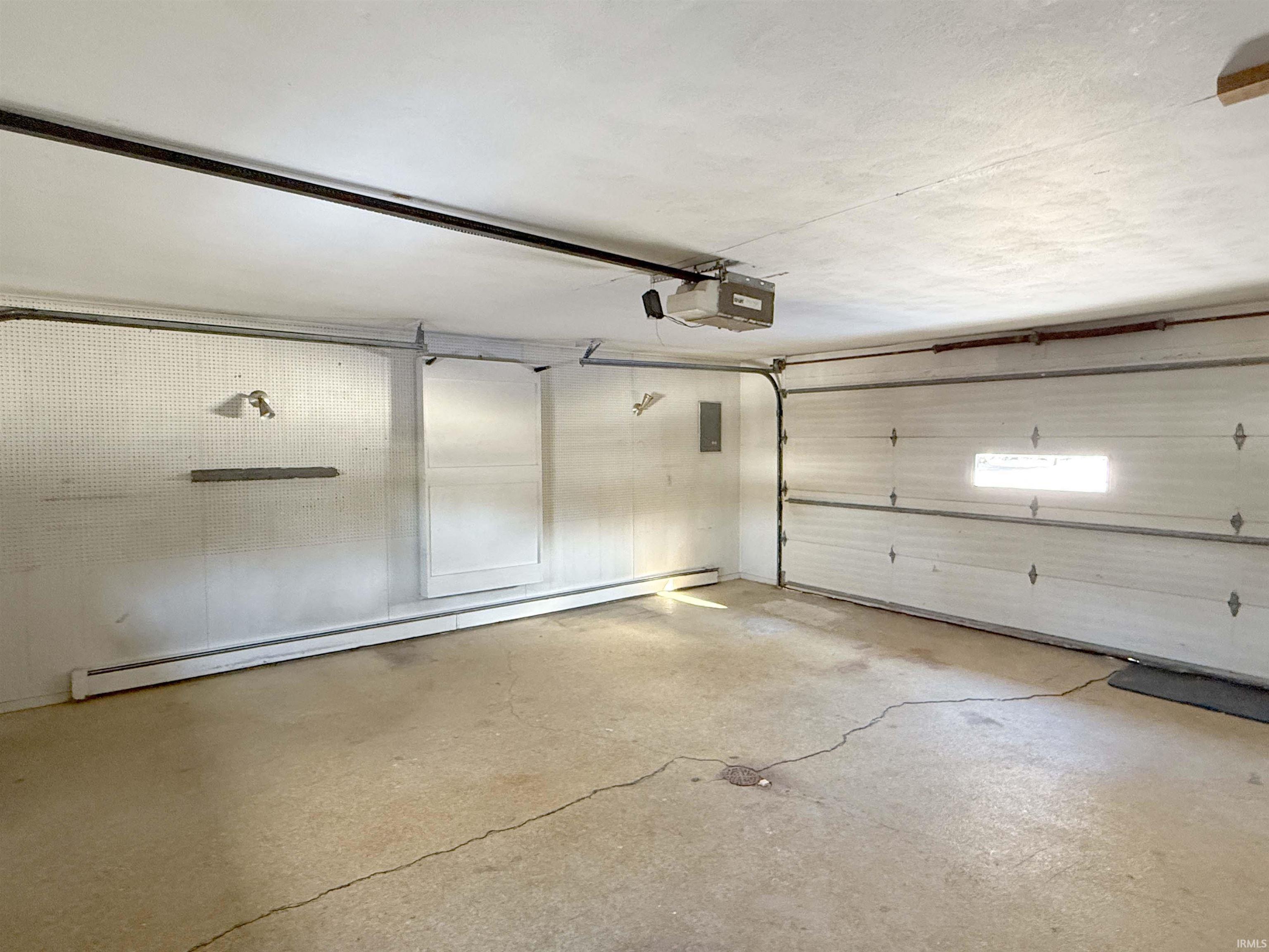 Homes for sale in Columbia City, IN | 527 E Jefferson St, Columbia City, IN 46725 | MLS# 202548216