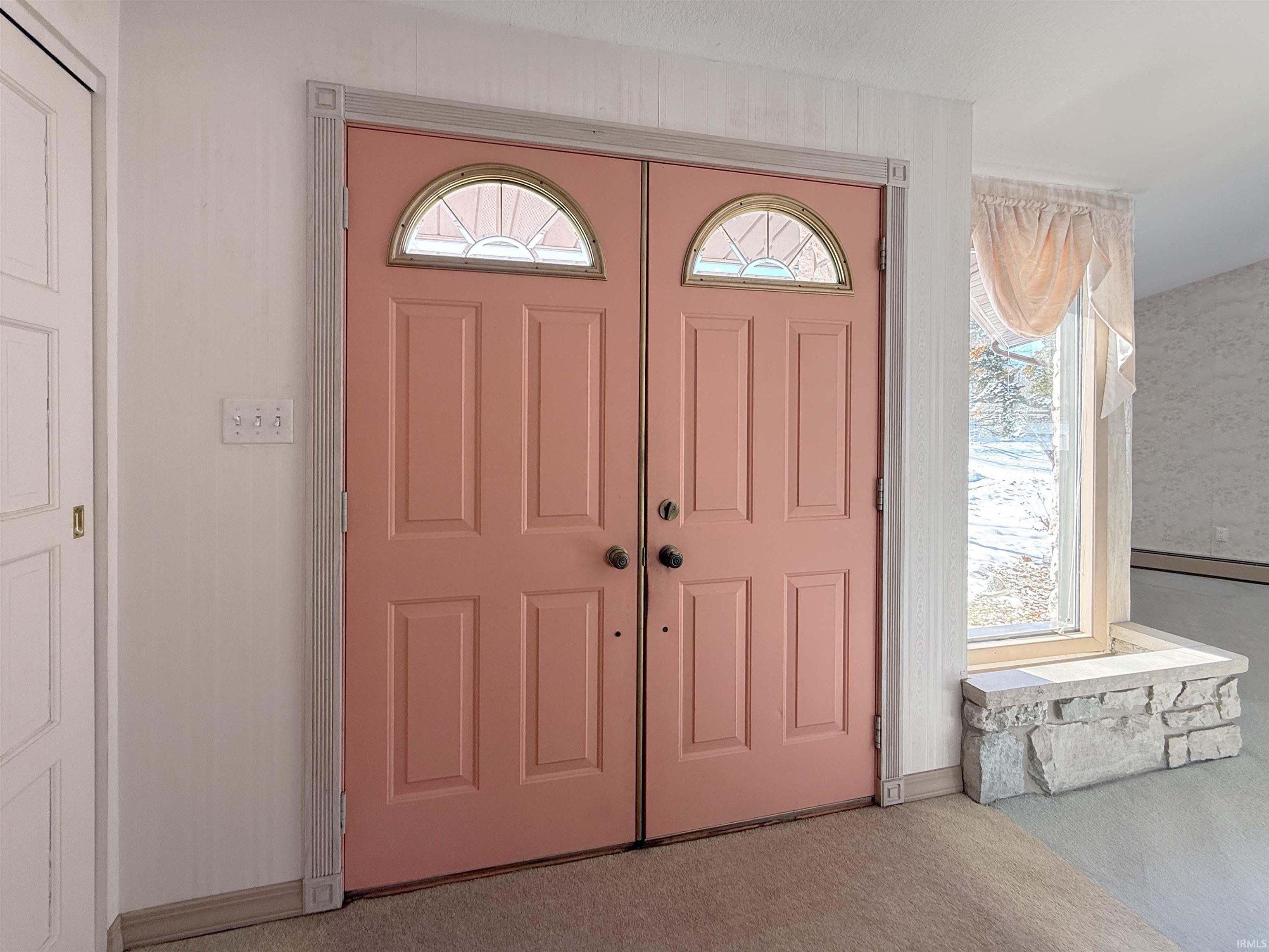 527 E Jefferson Street