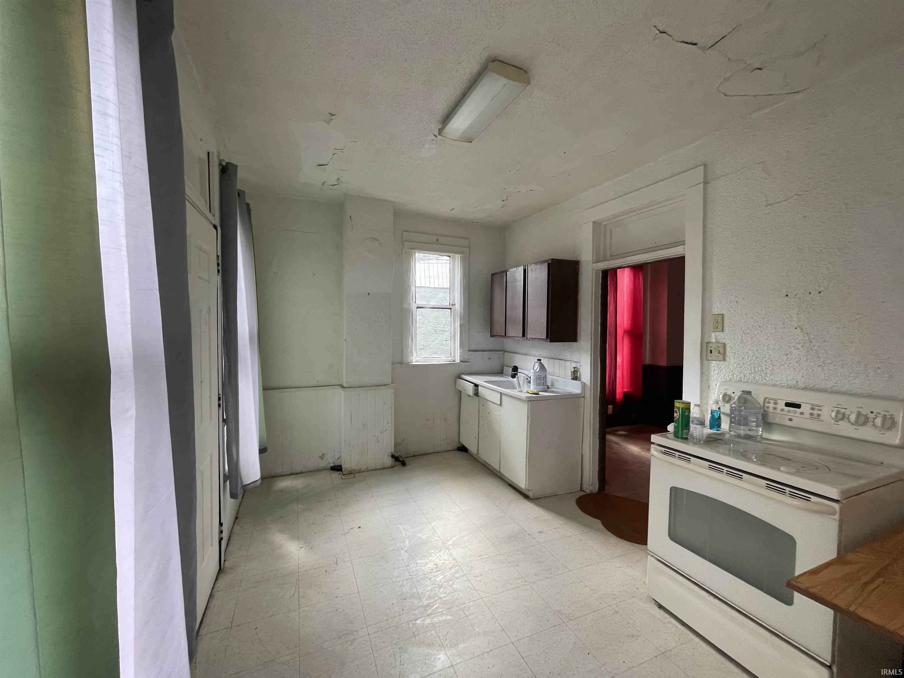 Photo 12 of 1018 Van Buren Street