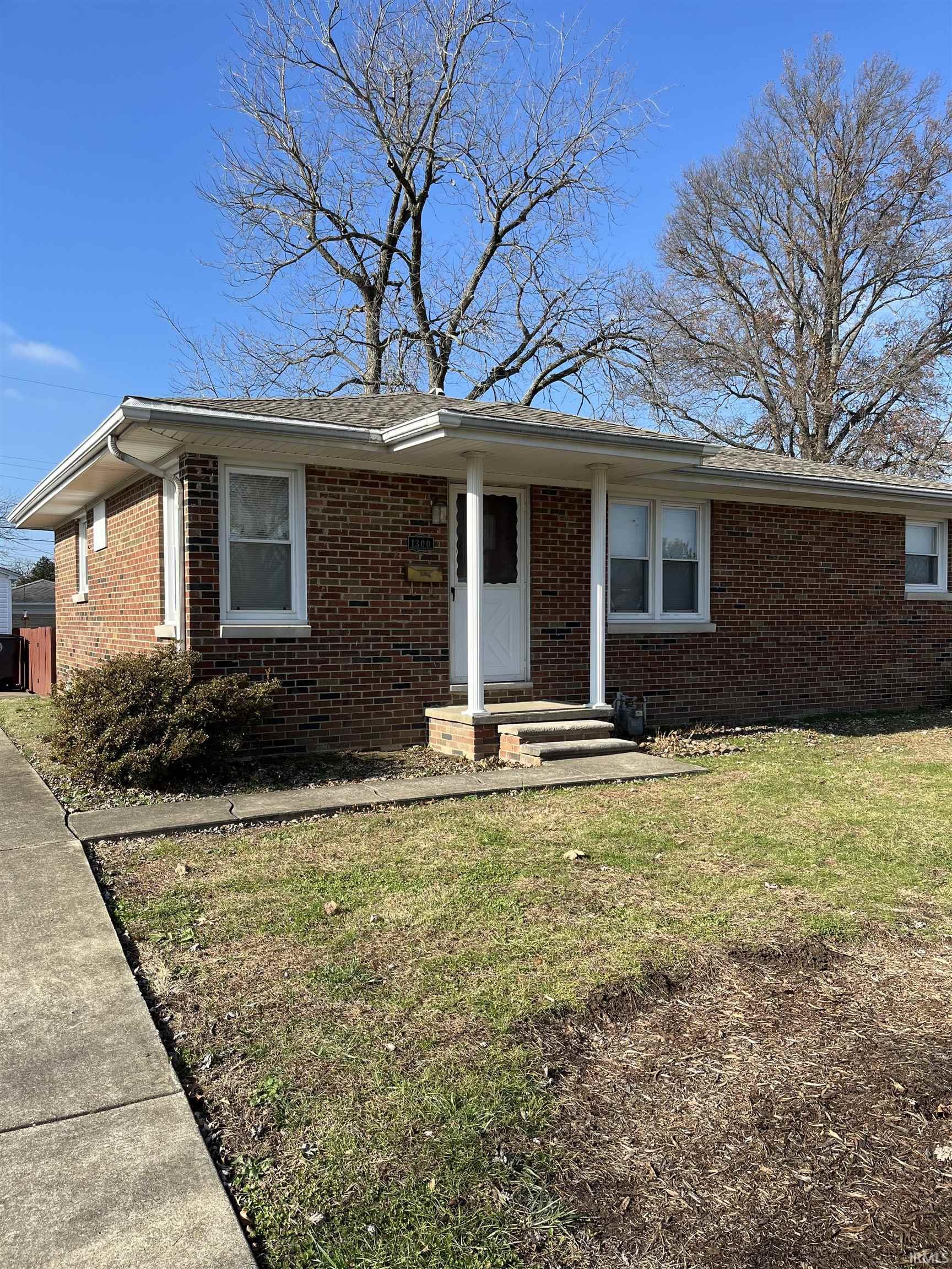 Homes for sale in Evansville, IN | 1300 N Villa Dr, Evansville, IN 47711 | MLS# 202548251