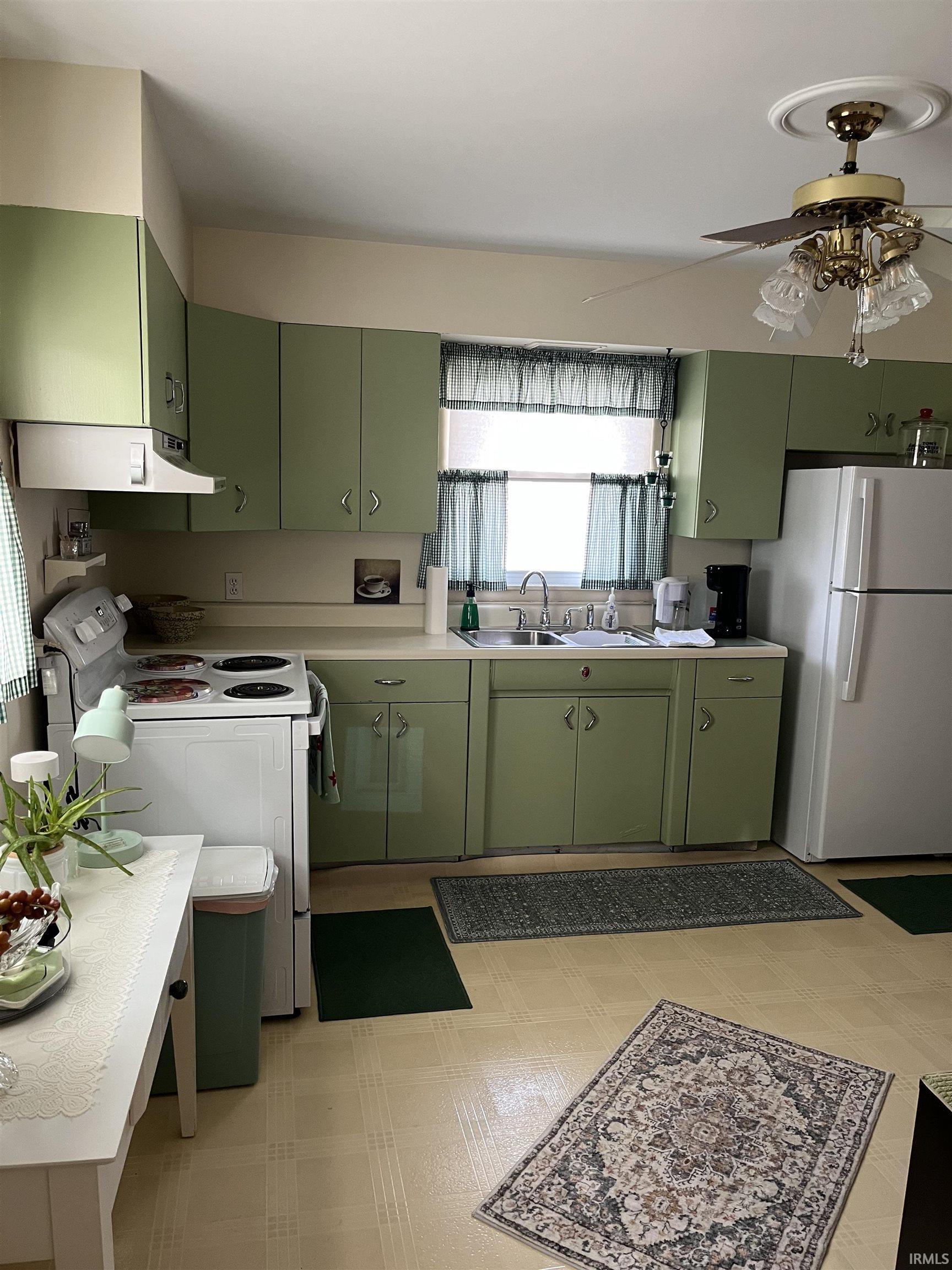 Homes for sale in Evansville, IN | 1300 N Villa Dr, Evansville, IN 47711 | MLS# 202548251