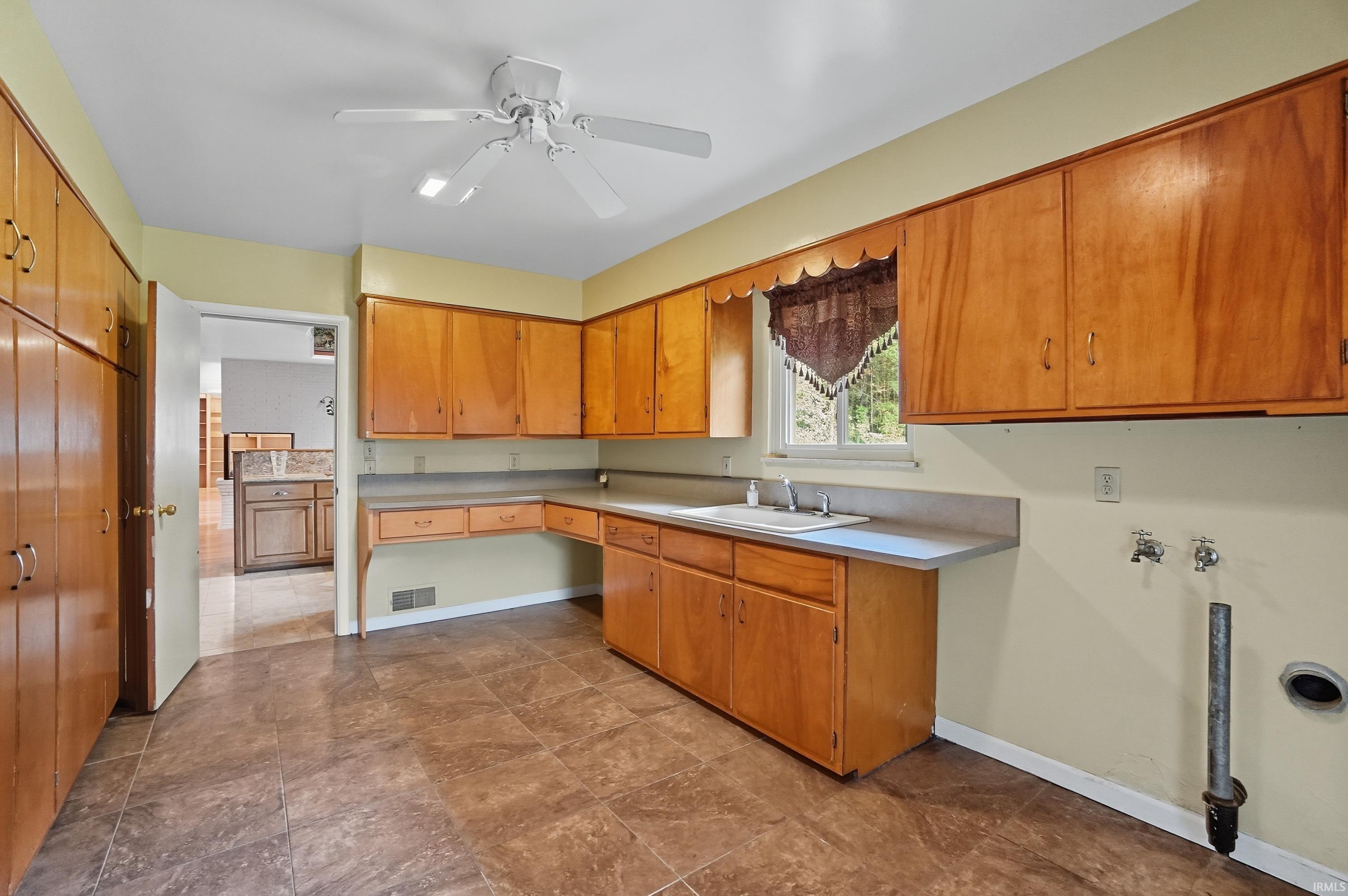 Photo 16 of 2441 Randall Road