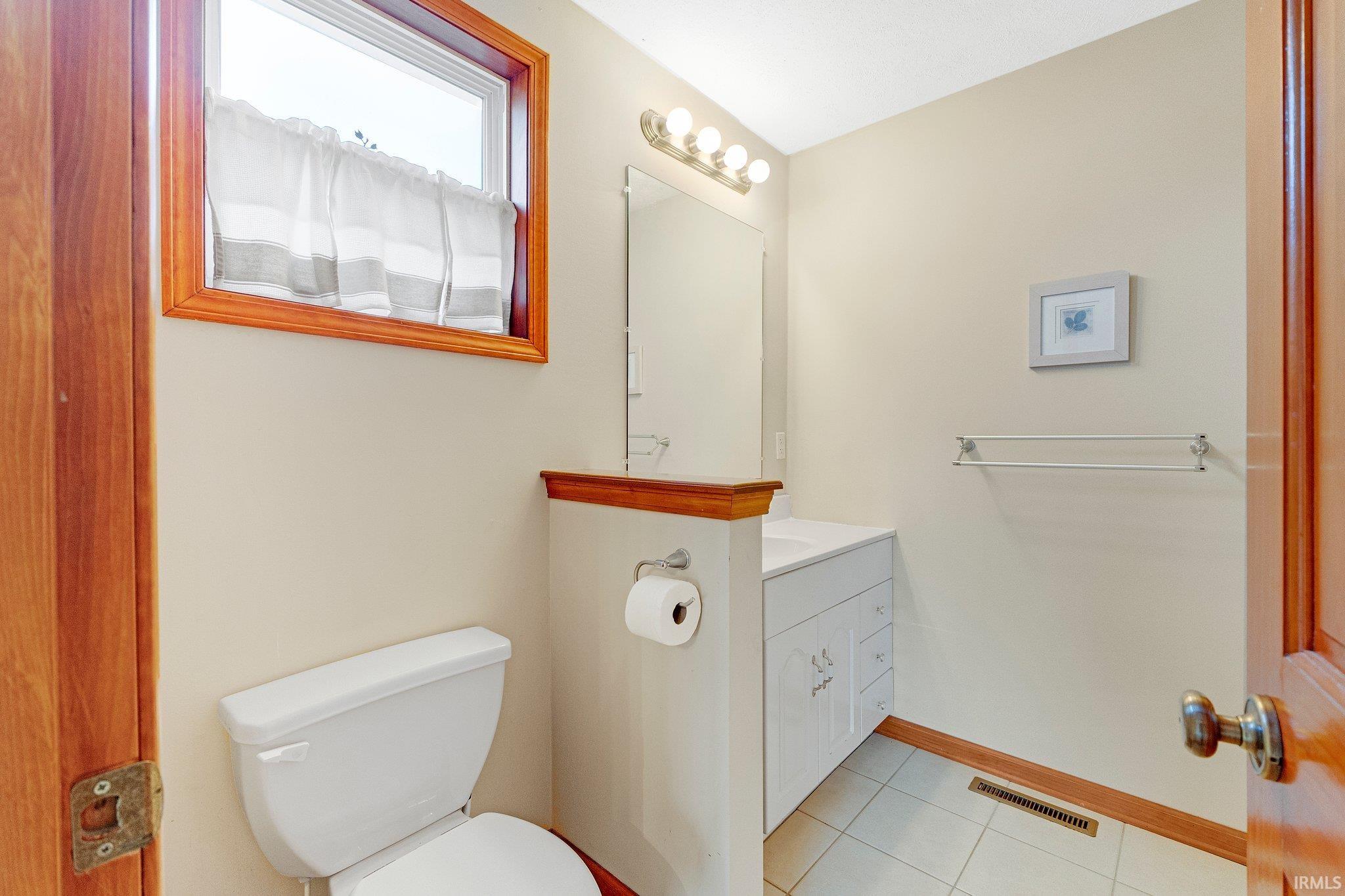 Photo 18 of 5540 N Willow Avenue