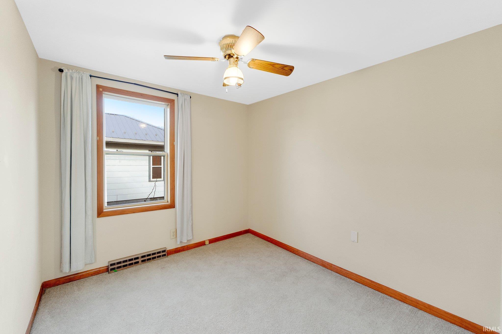 Photo 25 of 5540 N Willow Avenue