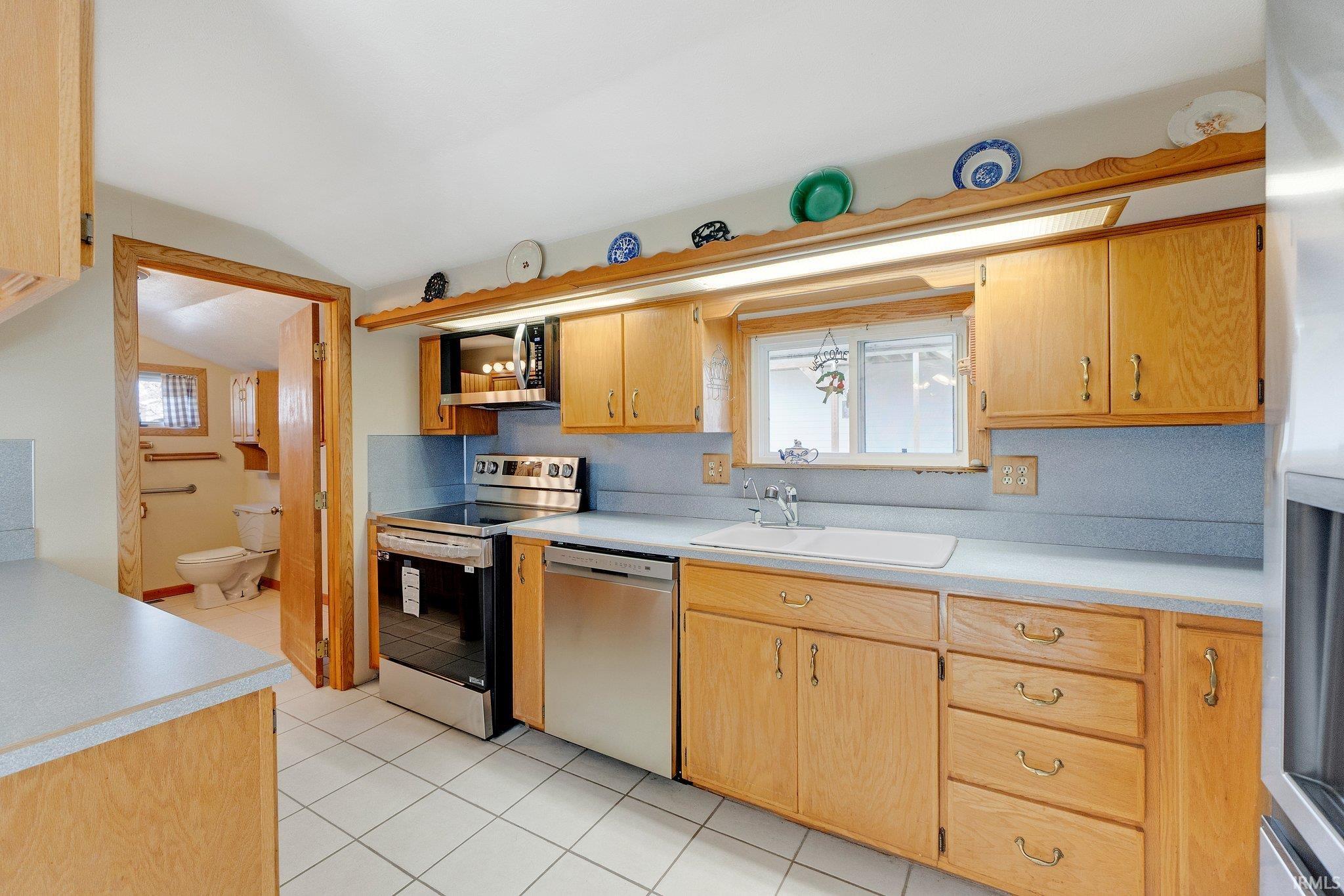 Photo 27 of 5540 N Willow Avenue