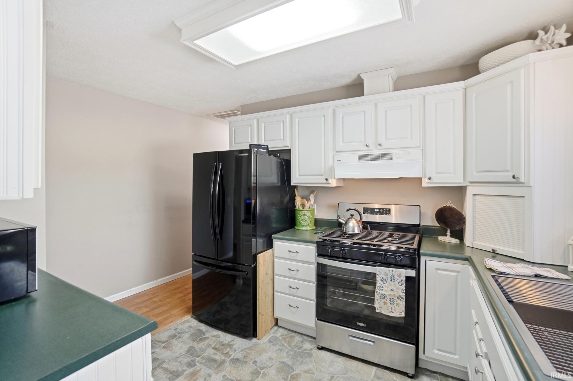 Photo 11 of 1170 Gardendale Avenue