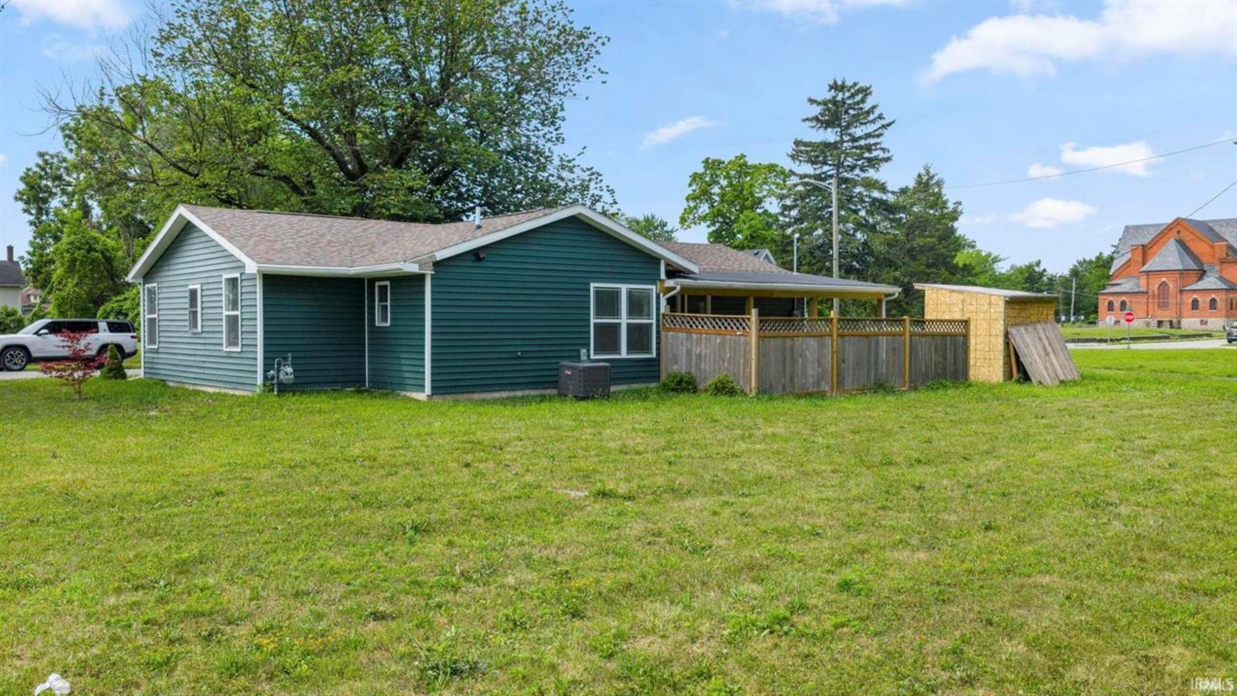 Photo 3 of 1242 Grant Avenue