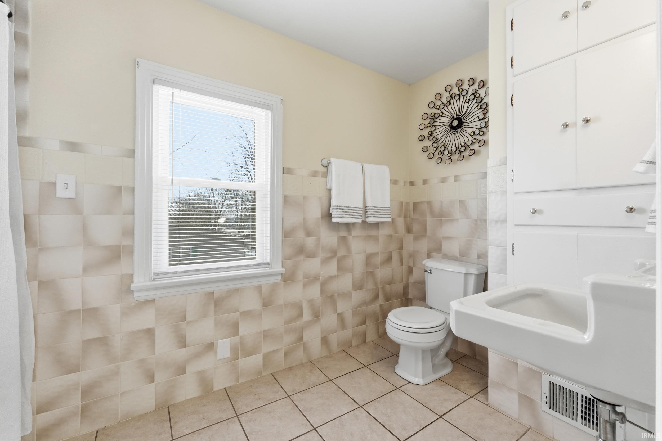 Photo 24 of 1706 Inwood Drive