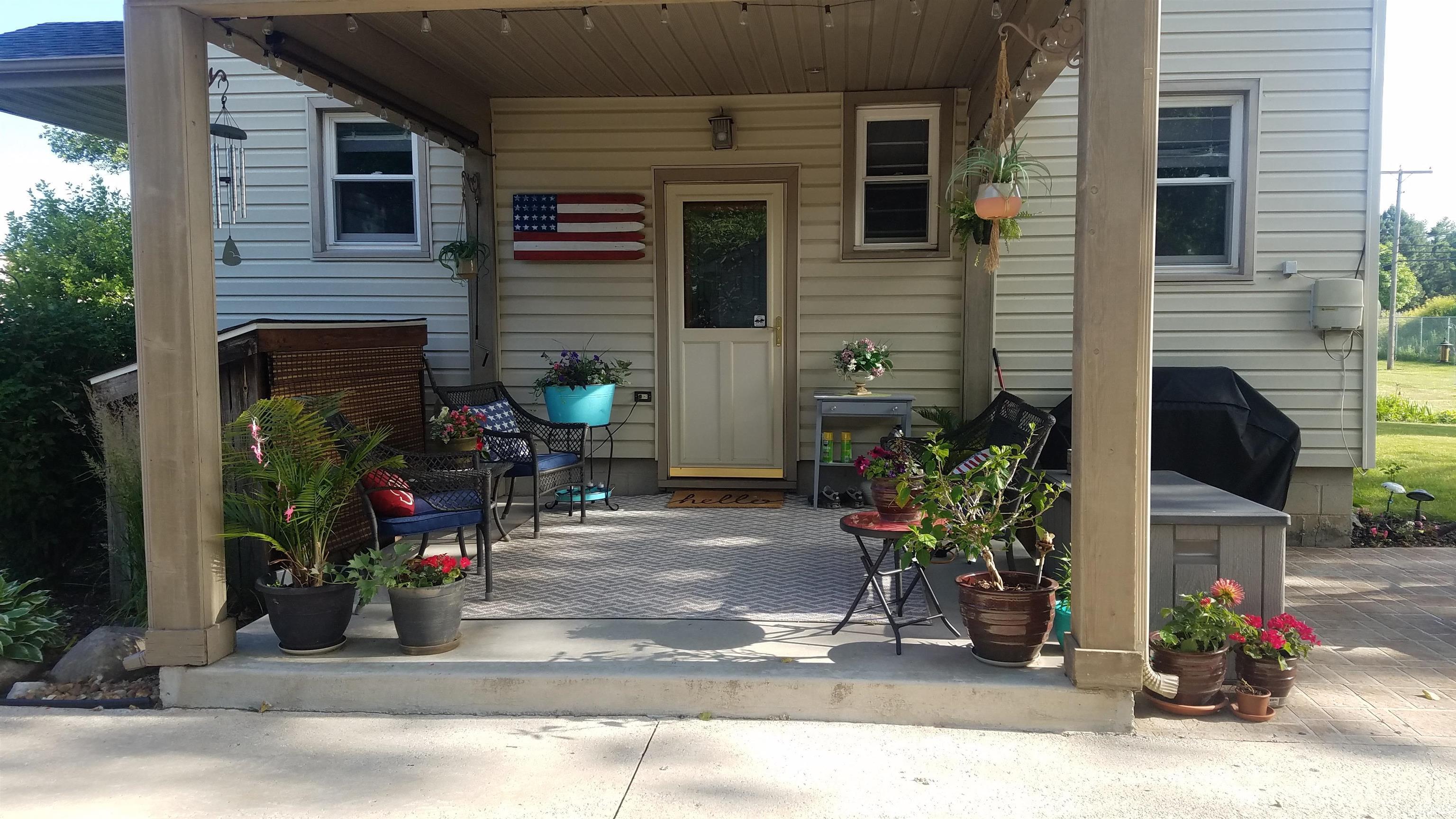 Photo 3 of 1706 Inwood Drive