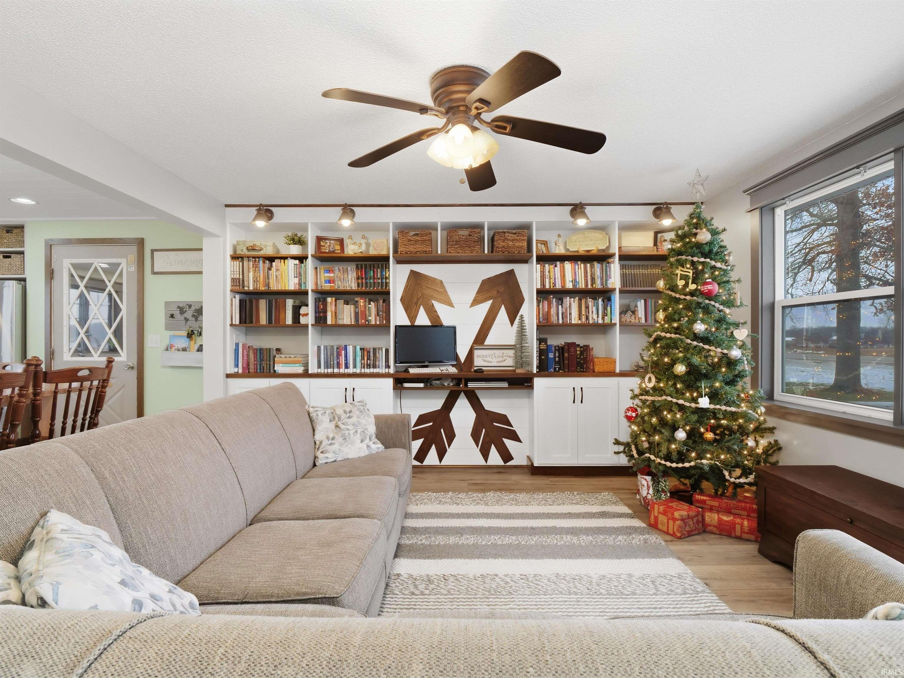 Photo 3 of 8003 Hosler Road