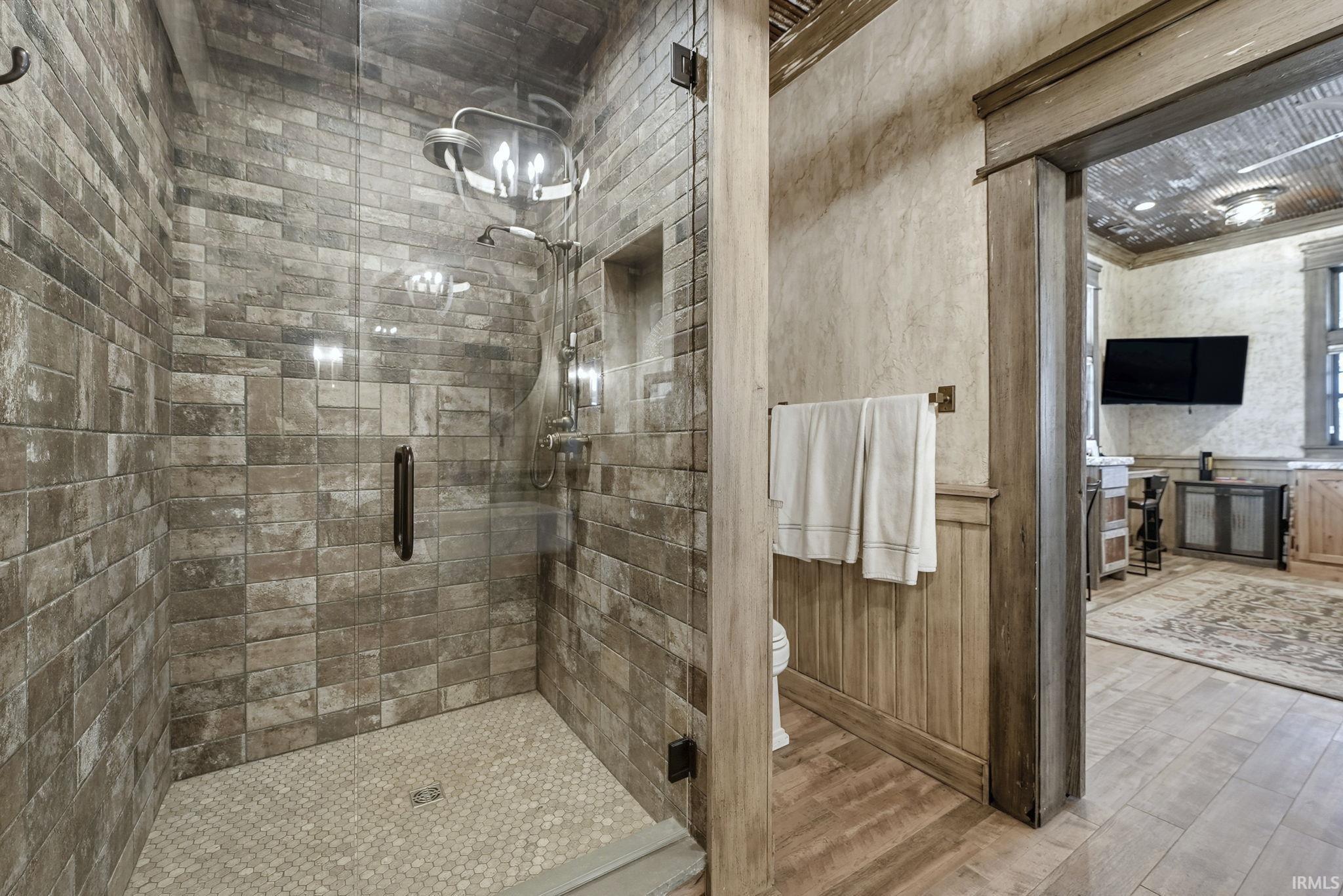 Finished main floor full bath