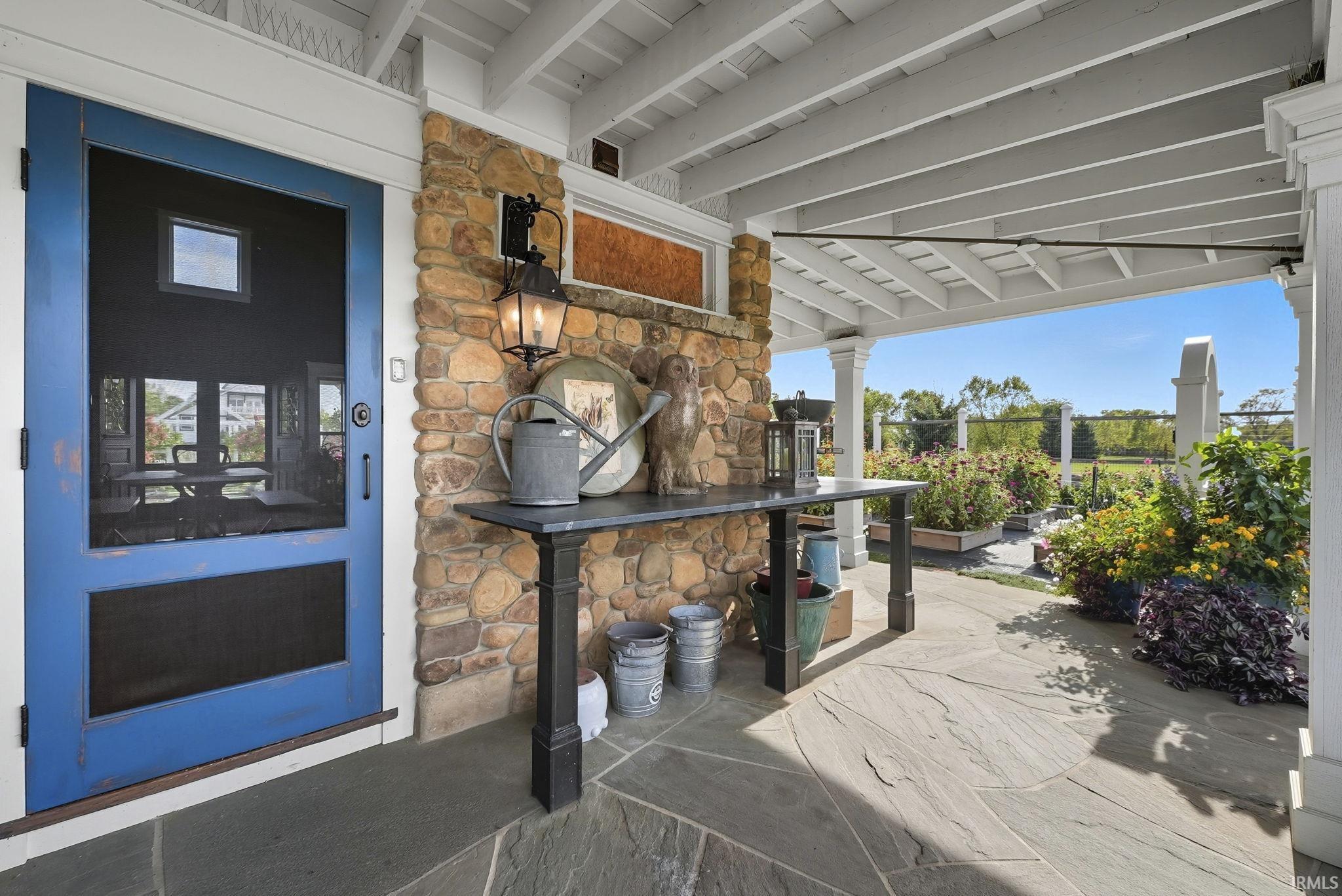 Garden house front porch