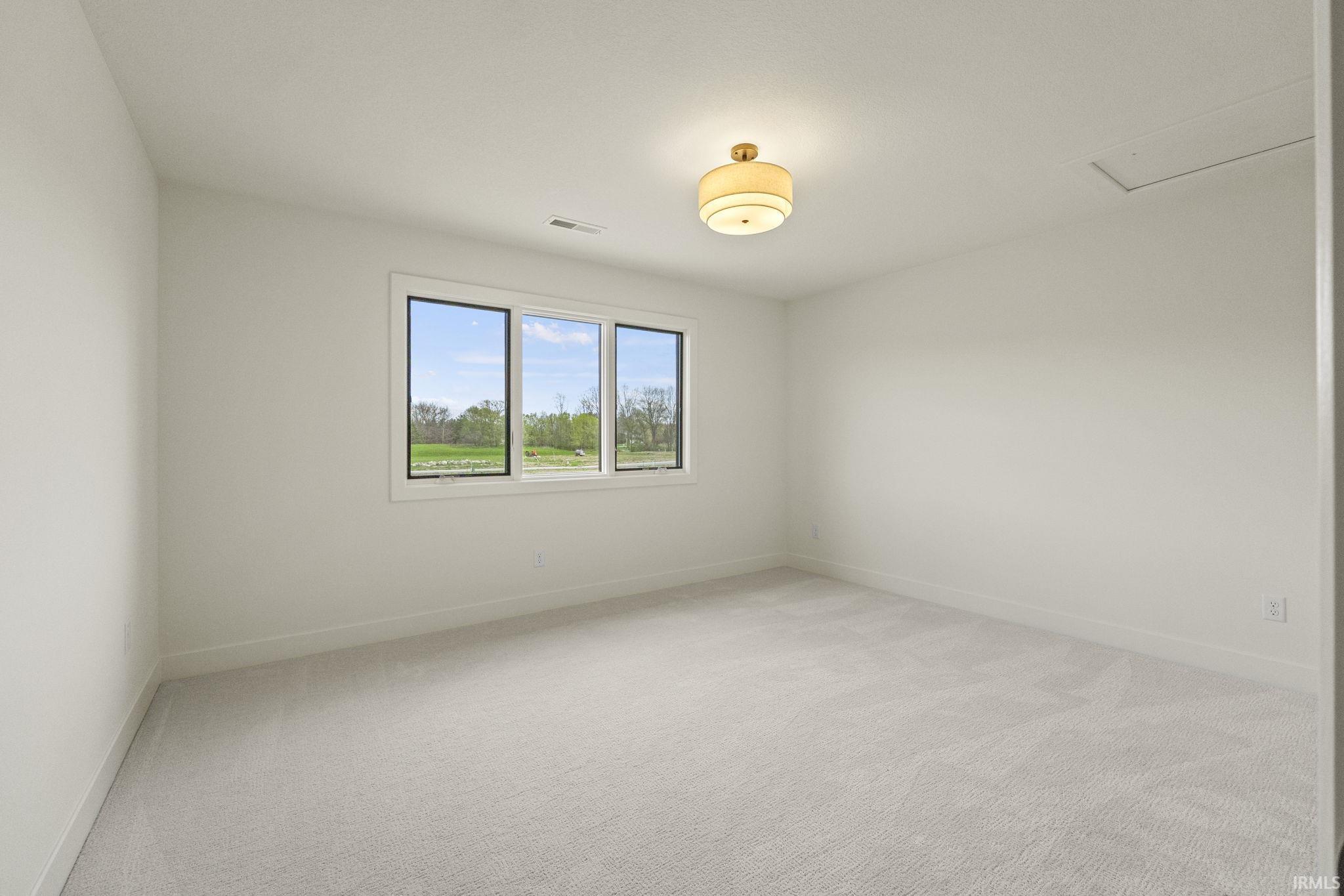 Photo 34 of 594 Contour Cove