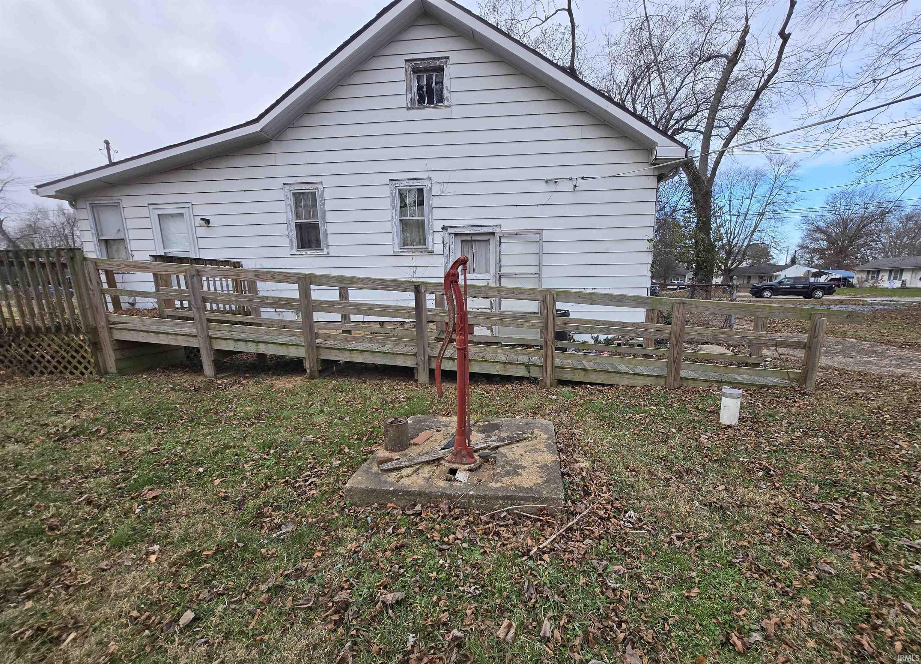 Homes for sale in Evansville, IN | 3000 S Rotherwood Ave, Evansville, IN 47714 | MLS# 202549044