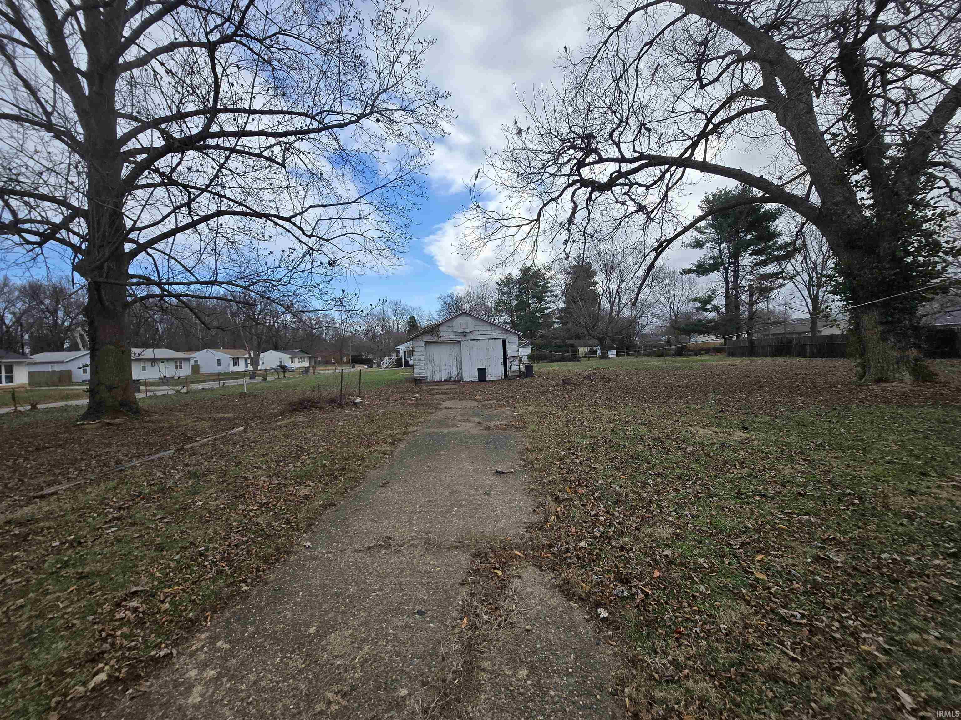 Homes for sale in Evansville, IN | 3000 S Rotherwood Ave, Evansville, IN 47714 | MLS# 202549044