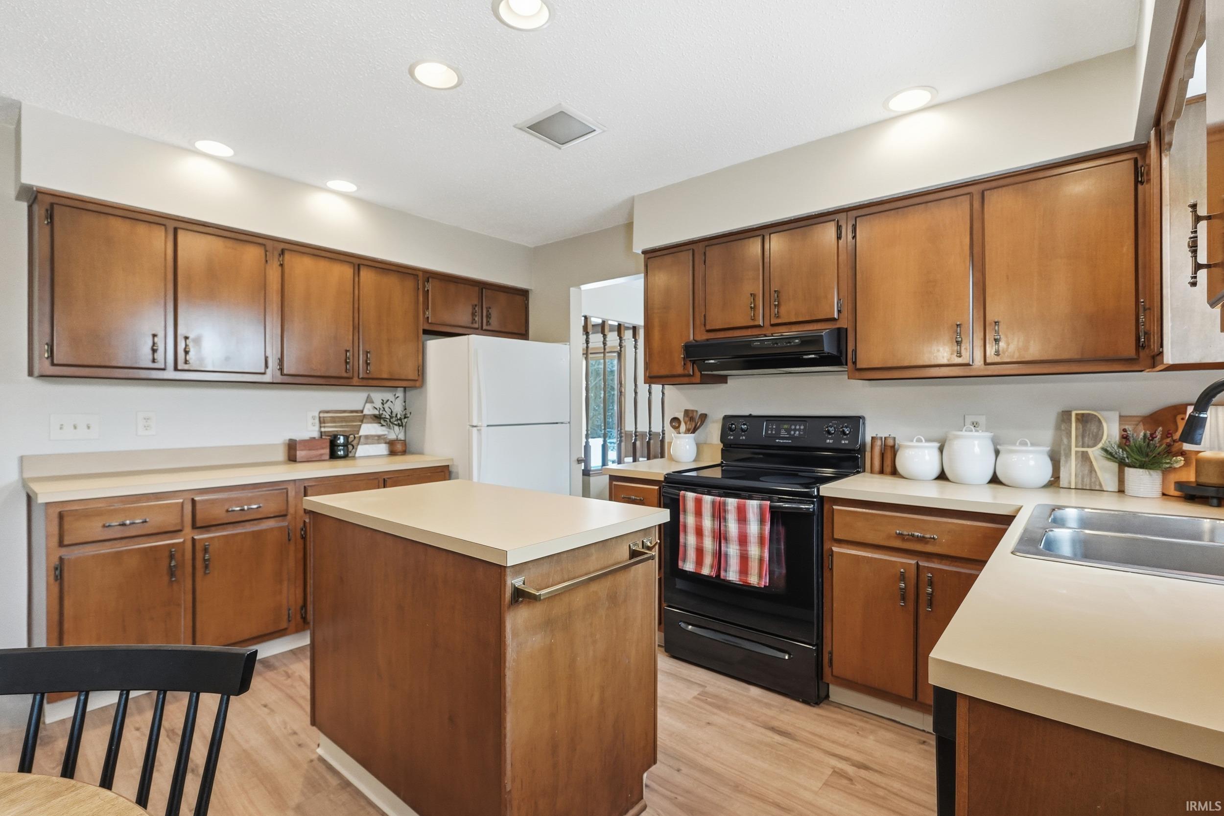 Homes for sale in Fort Wayne, IN | 1007 Easton Trl, Fort Wayne, IN 46825 | MLS# 202549066