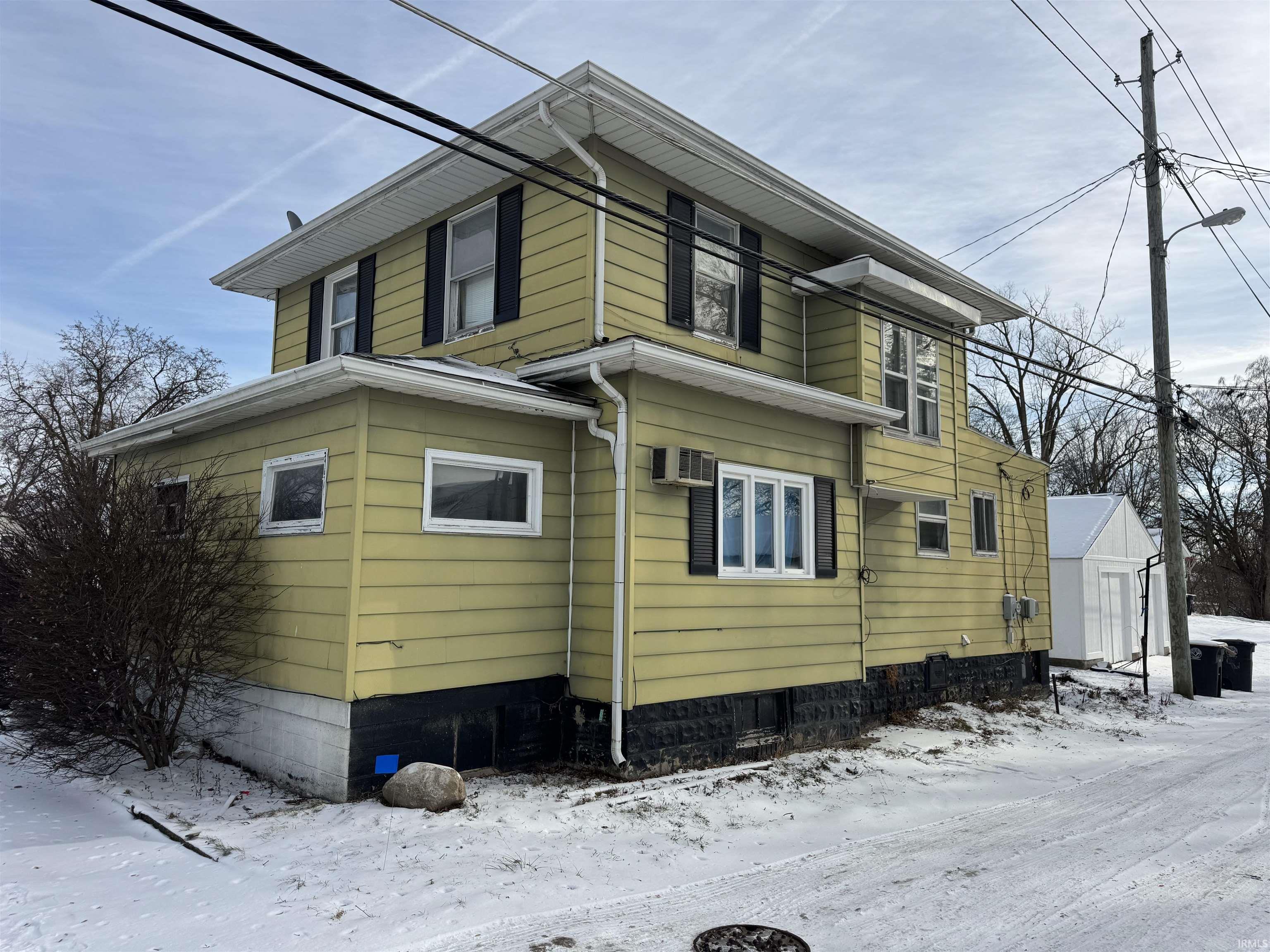 Homes for sale in Fort Wayne, IN | 1115 W 4Th St, Fort Wayne, IN 46808 | MLS# 202549129