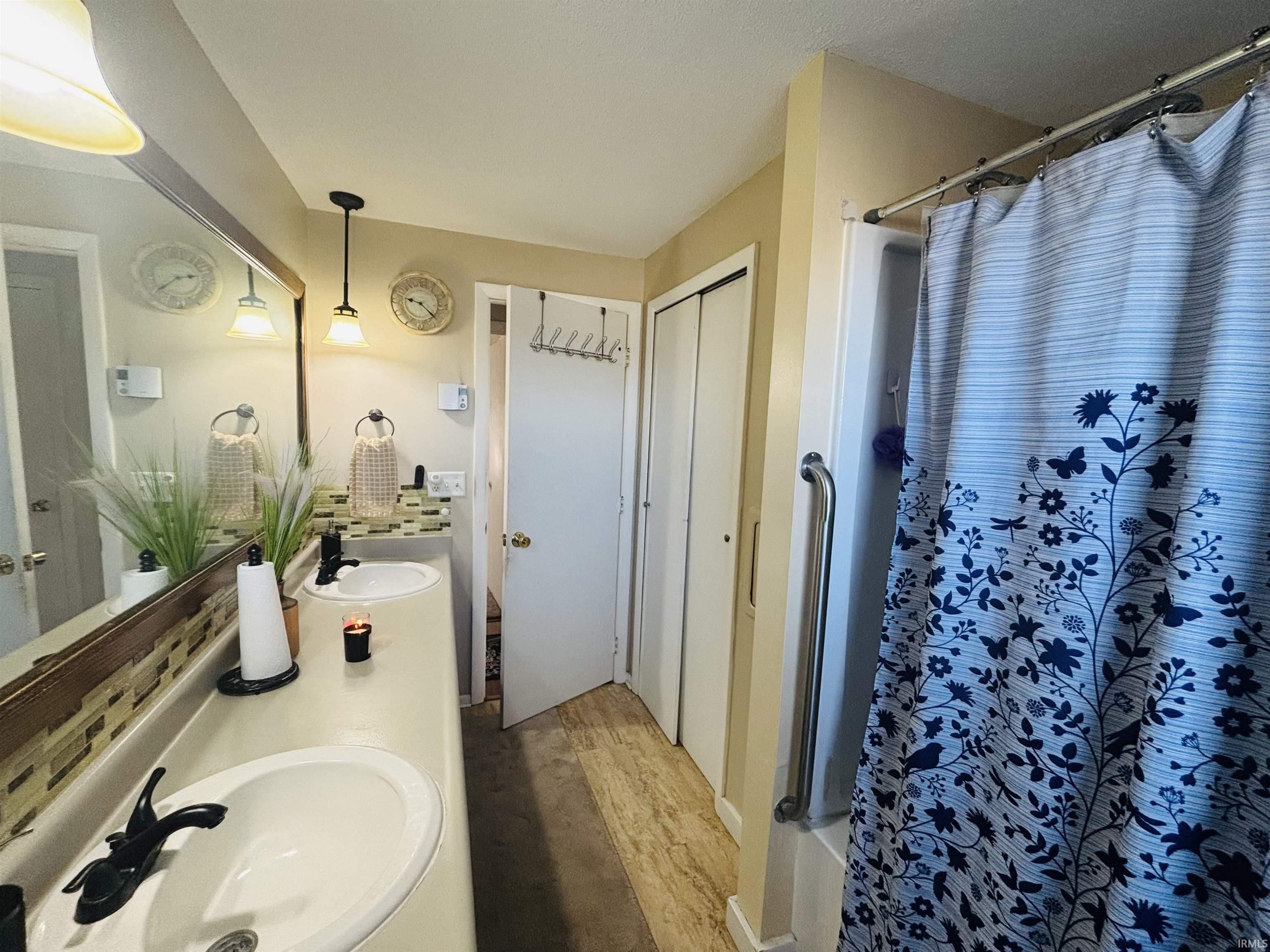 Photo 12 of 14720 state line Road