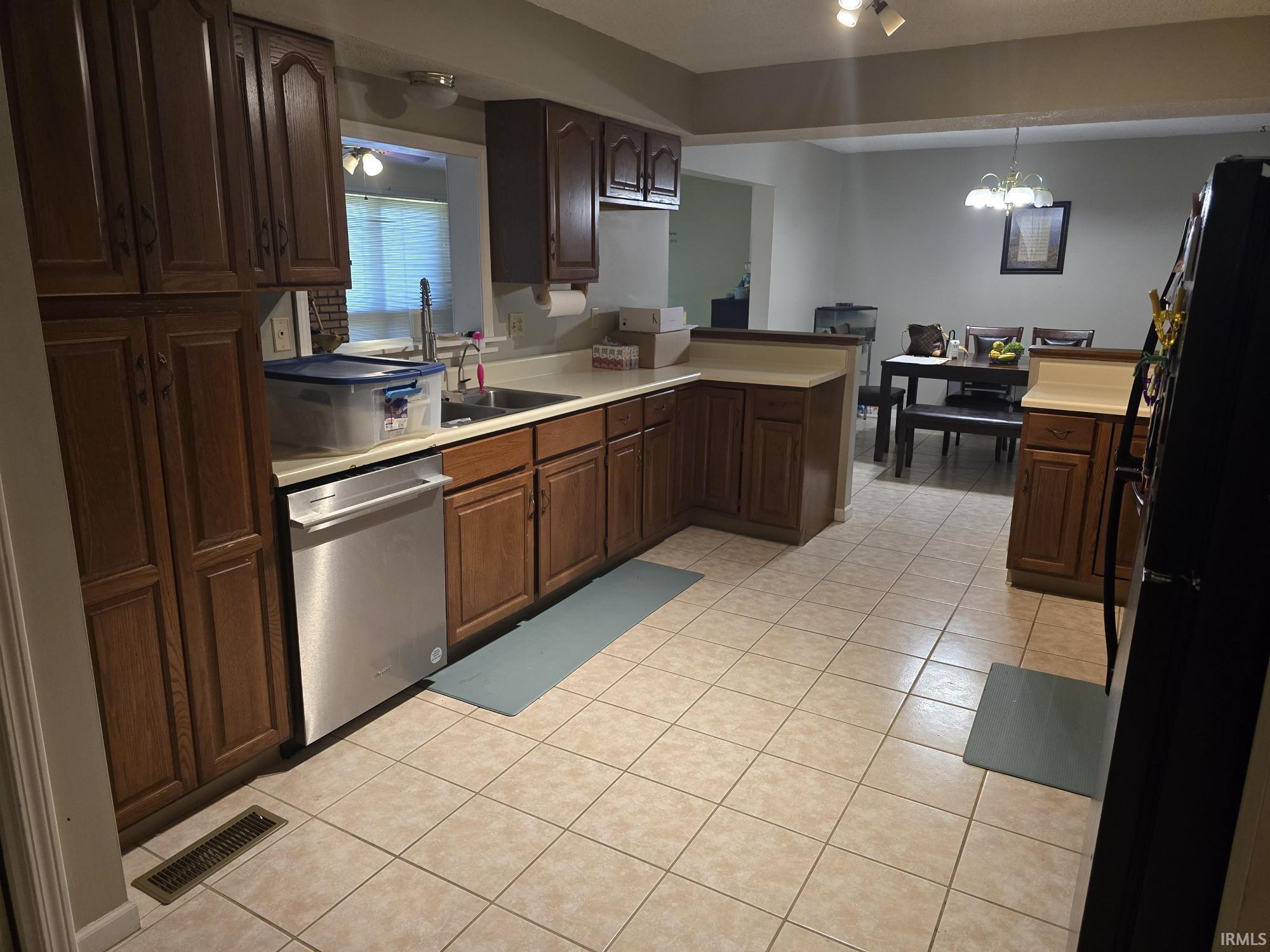 Homes for sale in Sweetser, IN | 318 Gayle Dr, Sweetser, IN 46987 | MLS# 202549281